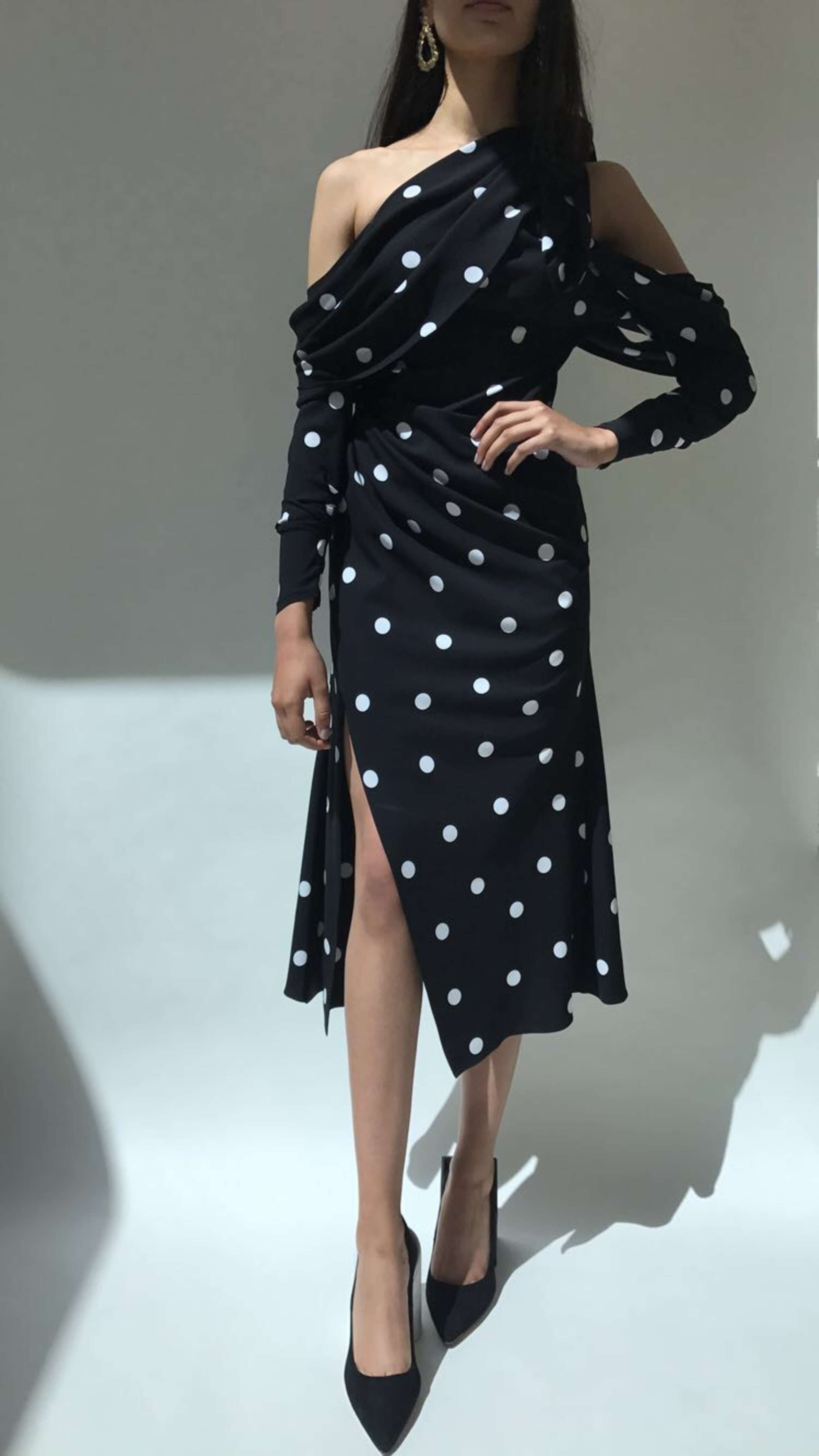 Threads styling editorial - Luxe Monochrome by Lucy Alston