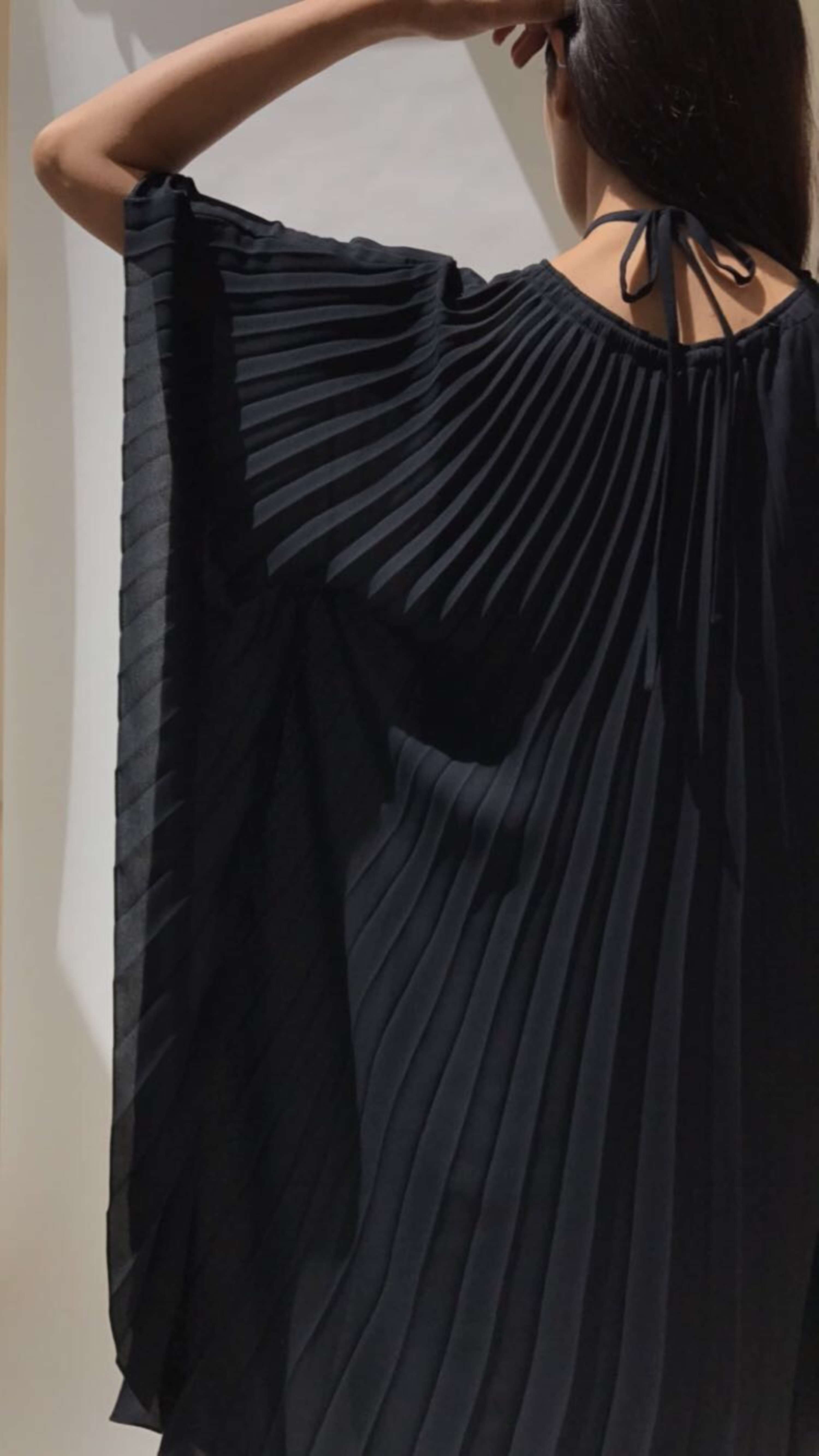 Threads styling editorial - Luxe Monochrome by Lucy Alston