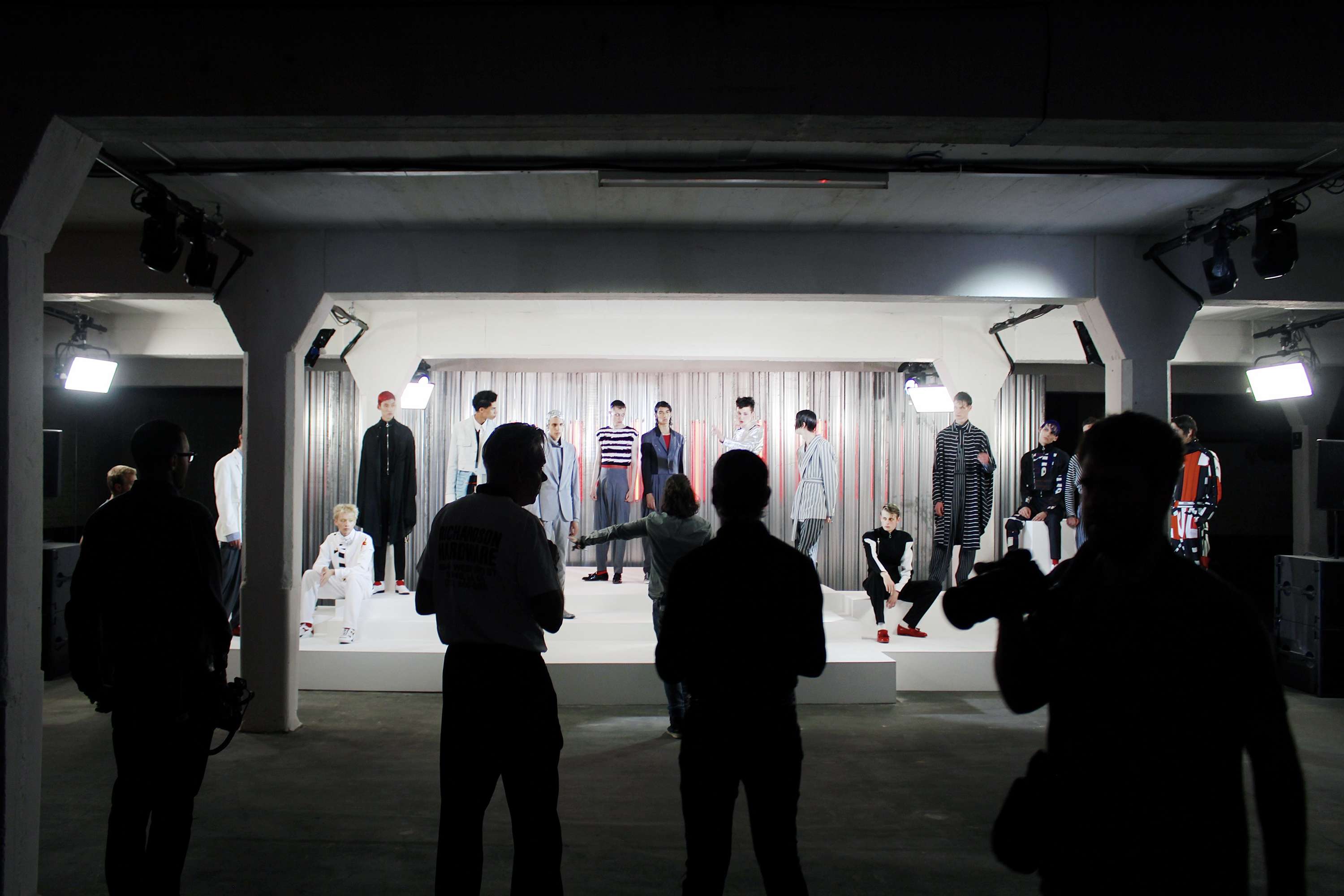 TOPMAN DESIGN Showspace SS18 by Benni Allan