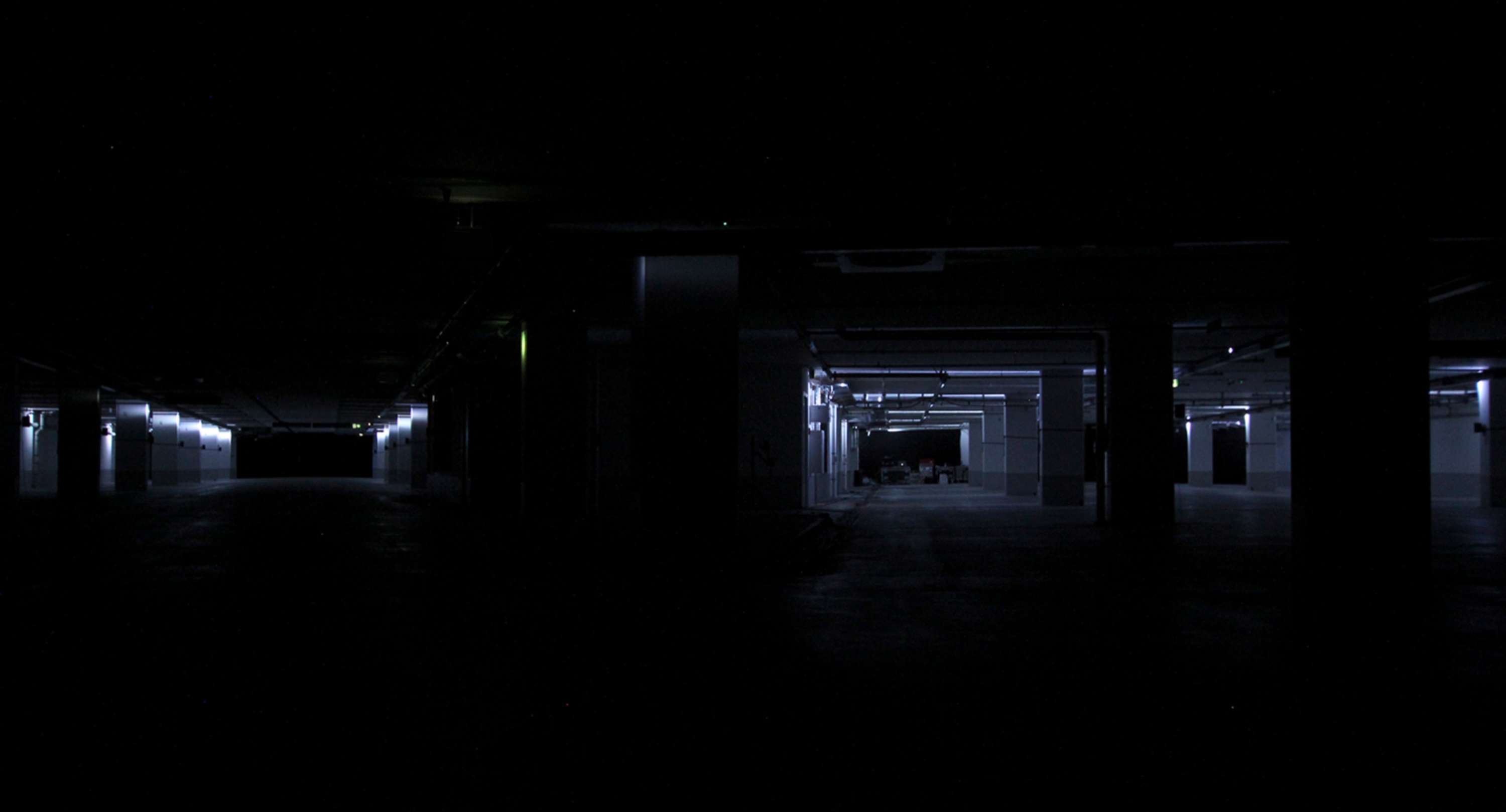 DIGITAL ECHO - interactive sound & light installation by Yves Peitzner