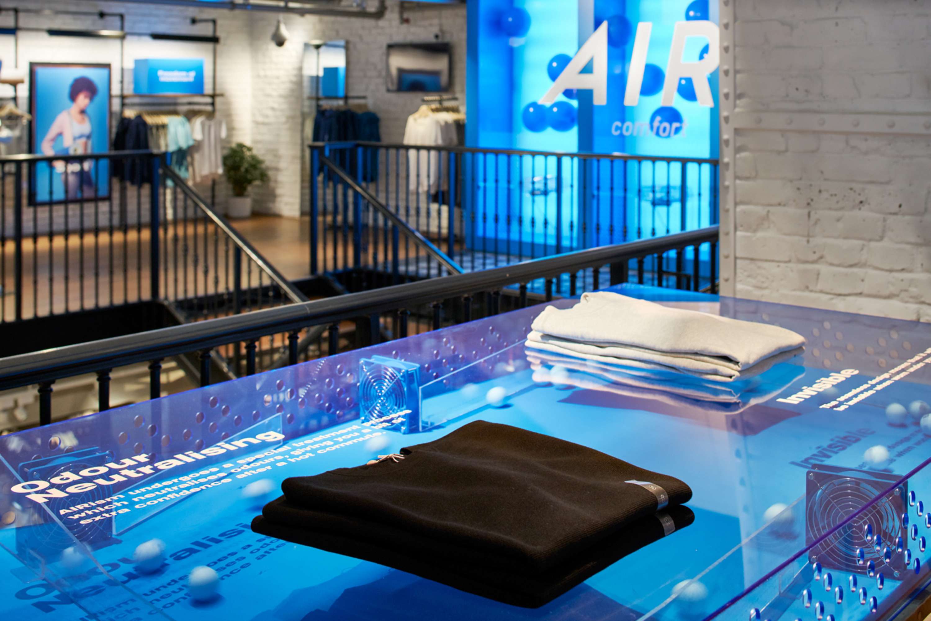 Uniqlo Concept Space by Tim Donald