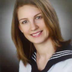 Eszter Csáki