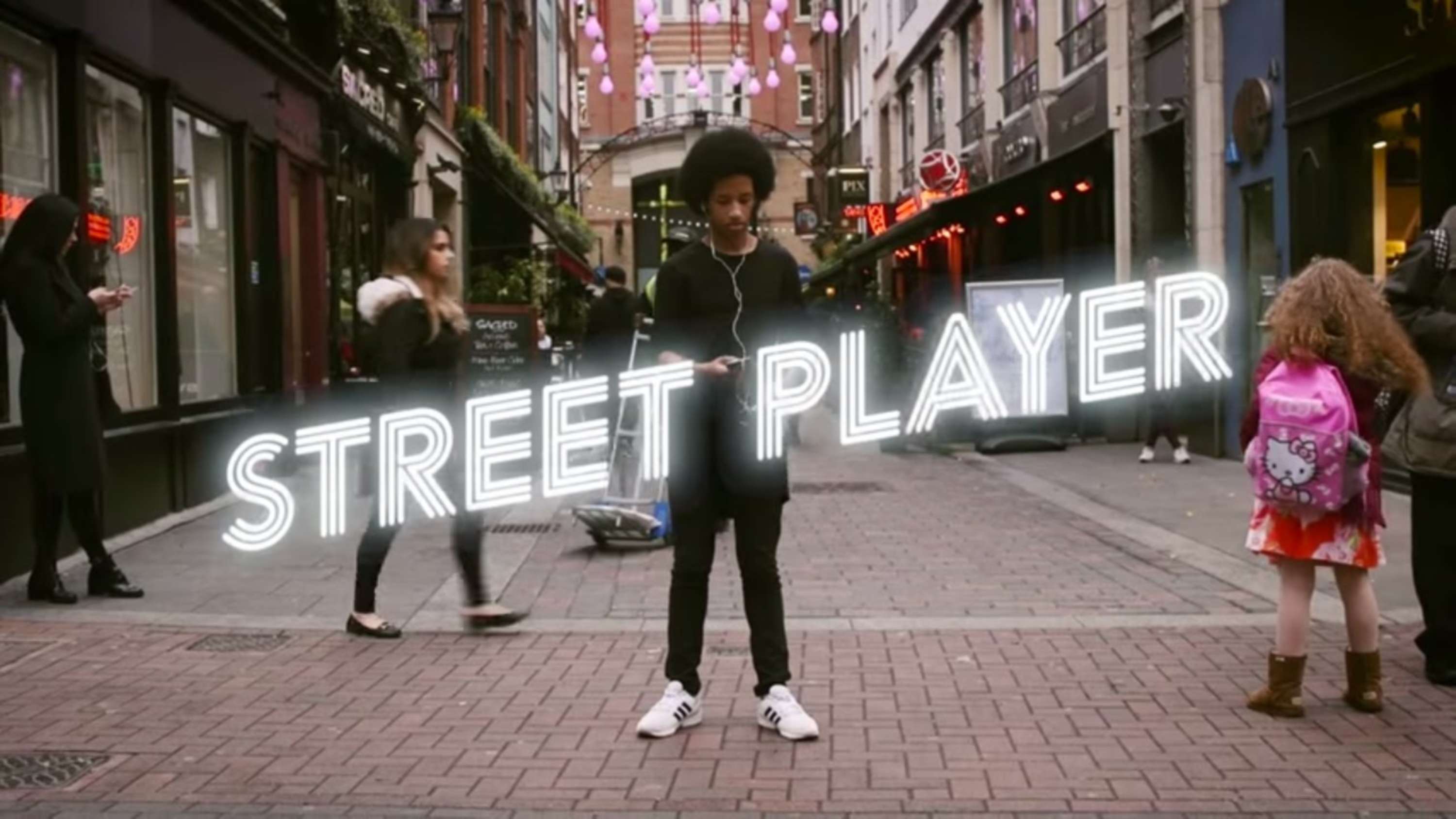 Streetplayer by Alex Goat
