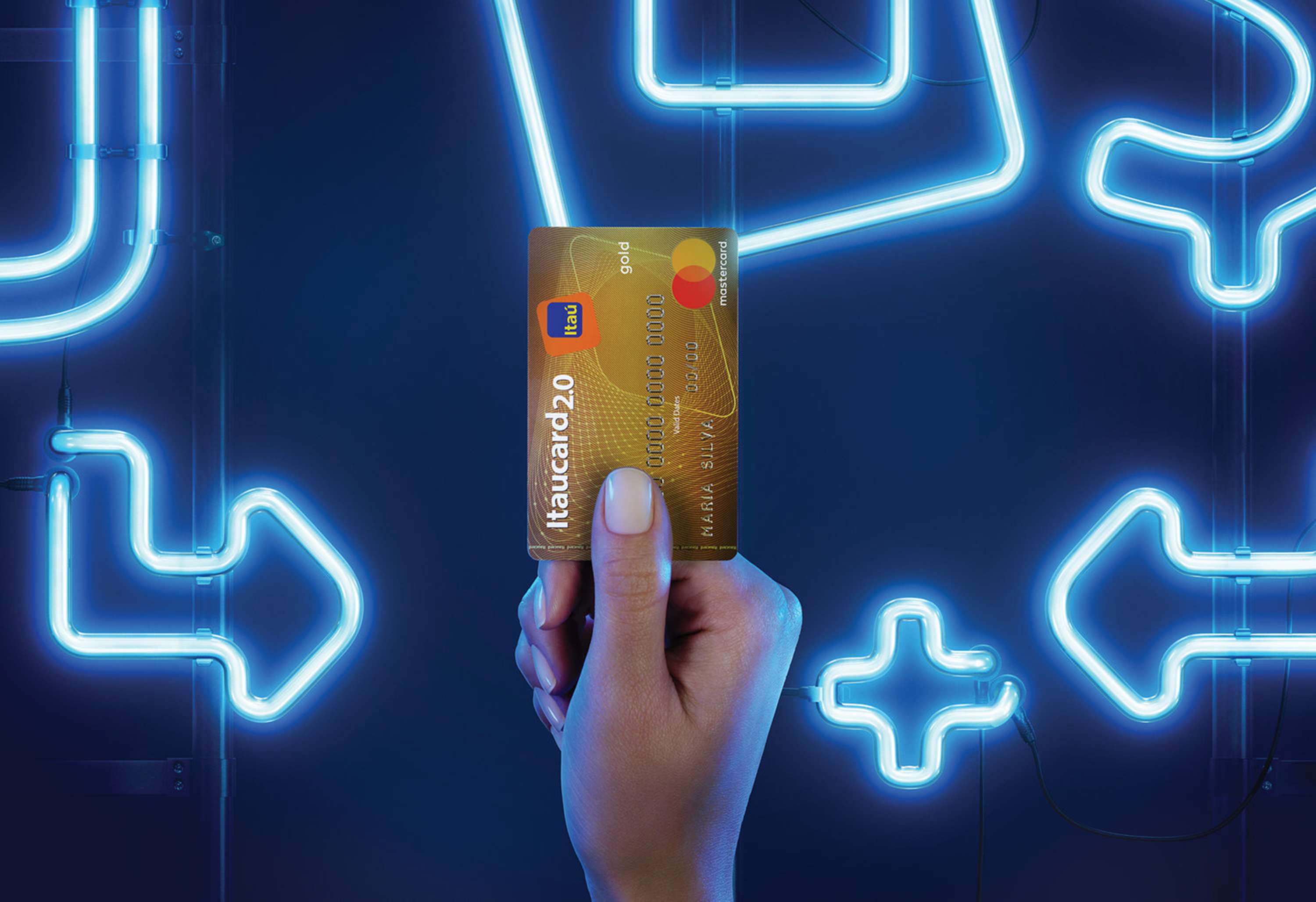 Itaucard by Tomás Azoubel Lima