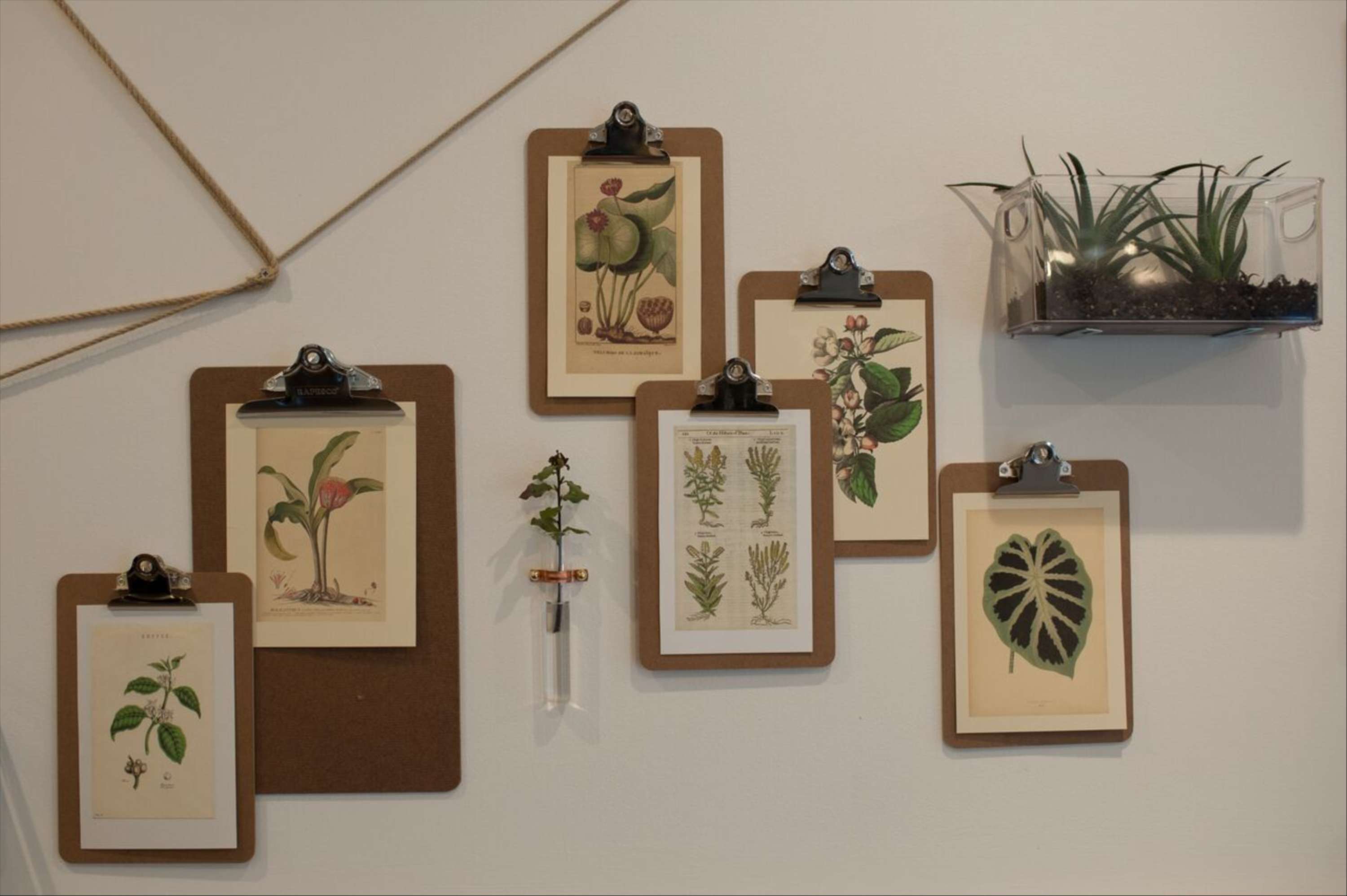 Flow&Co visual display and window by Manuela Demuro