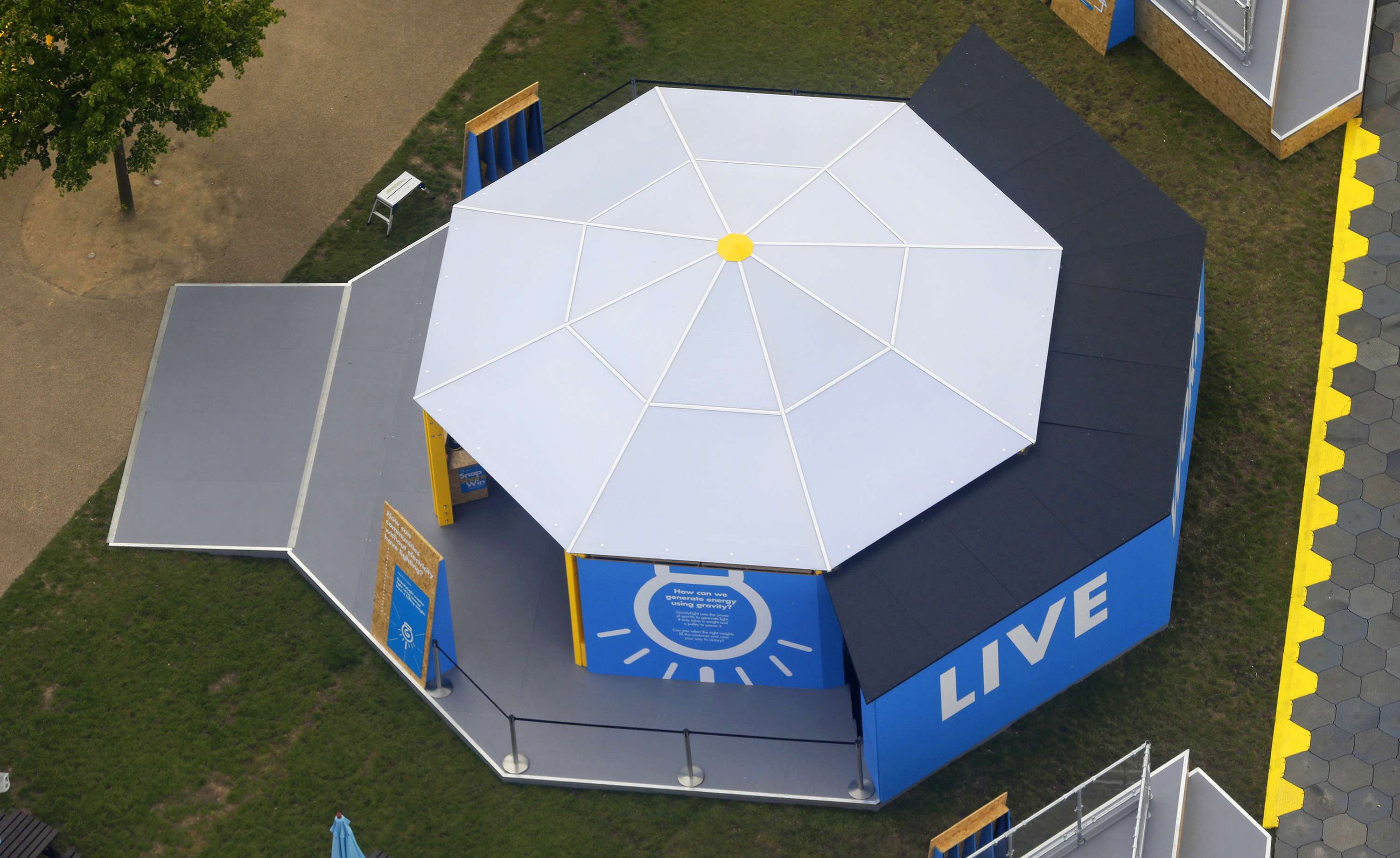 Shell - Make the Future 2017 by Tom Maxwell
