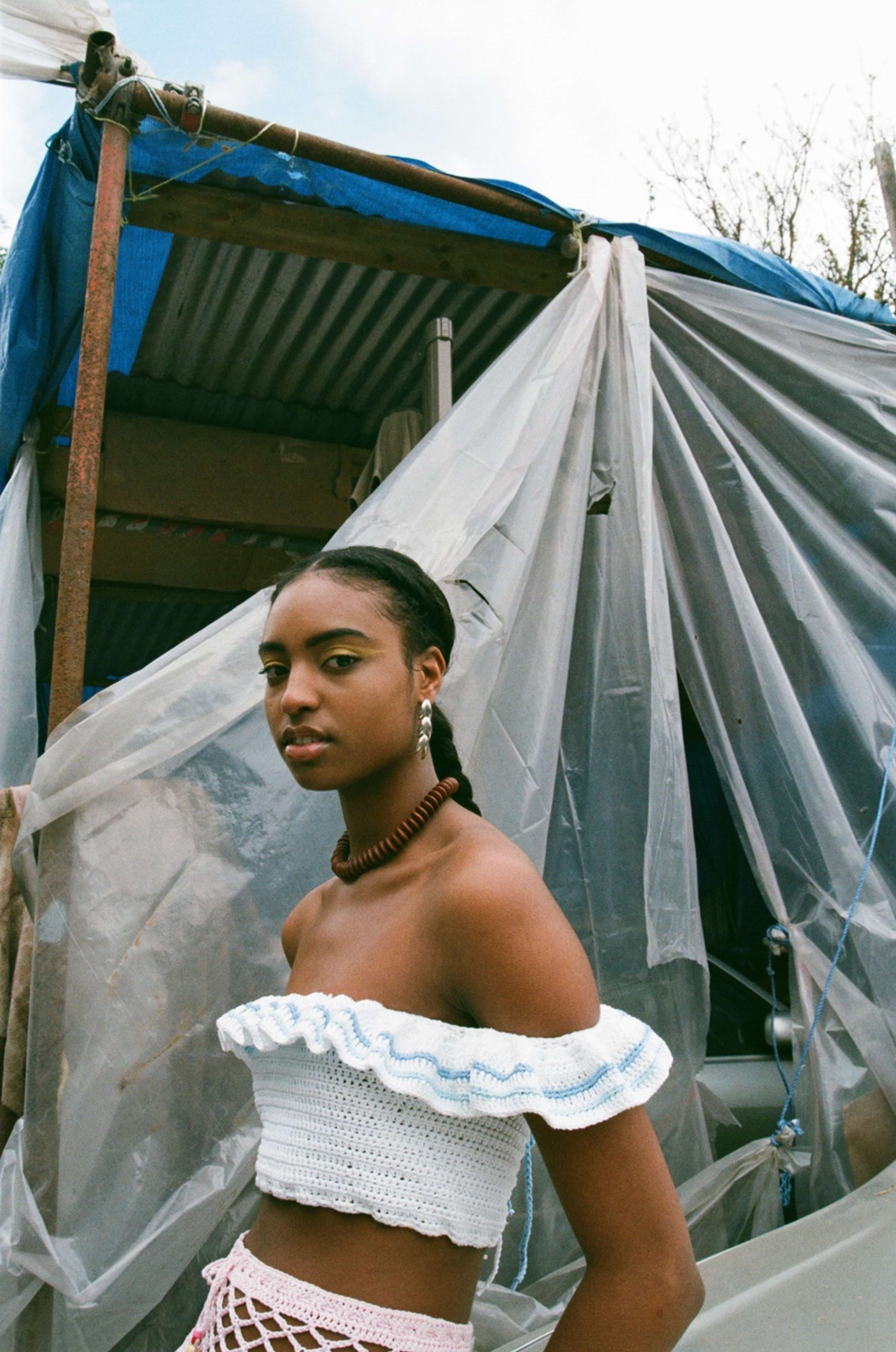 Knots & Vibes (2017) by Danika Magdelena