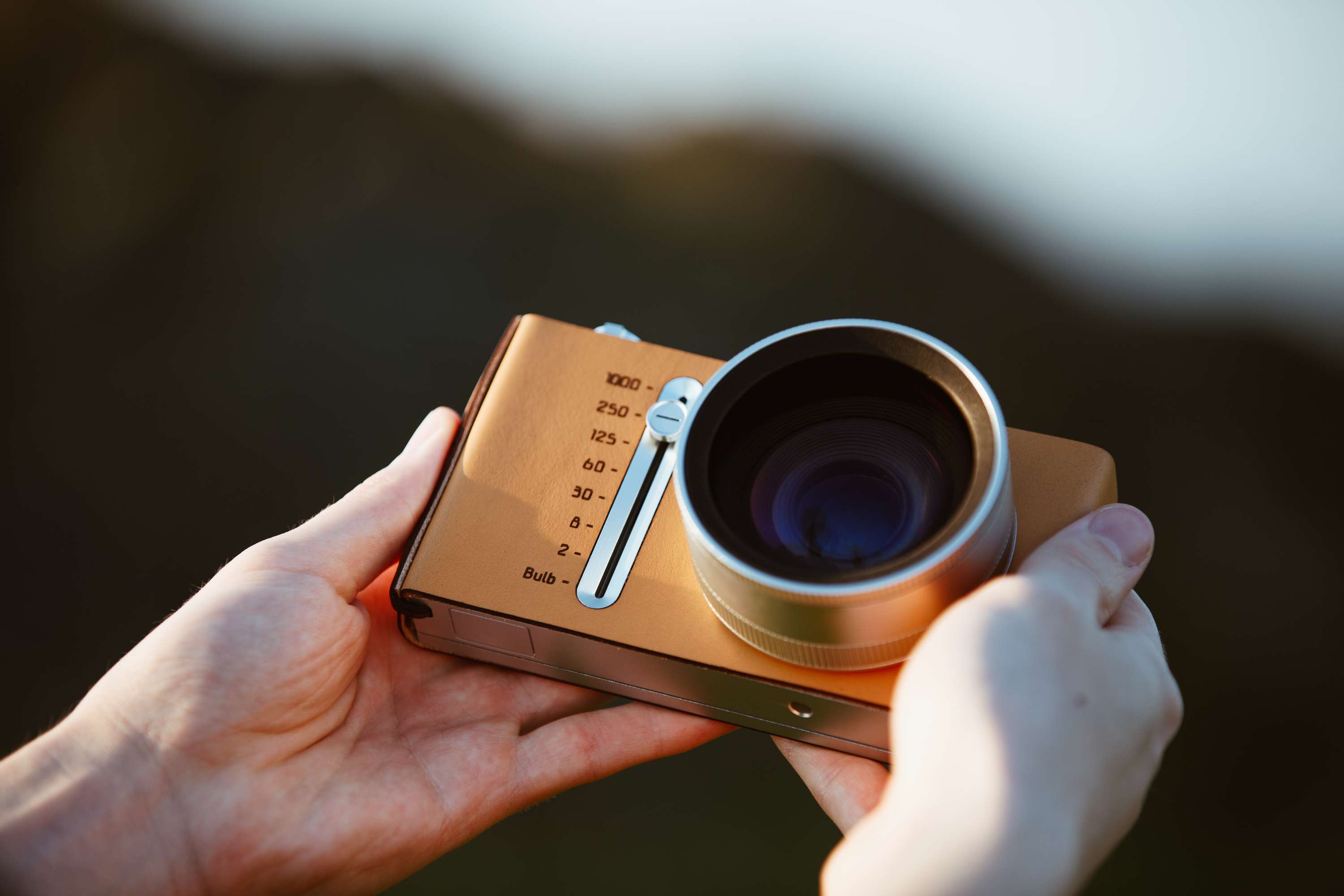 Note - A digital camara for the visually impaired. by Robert Chapman