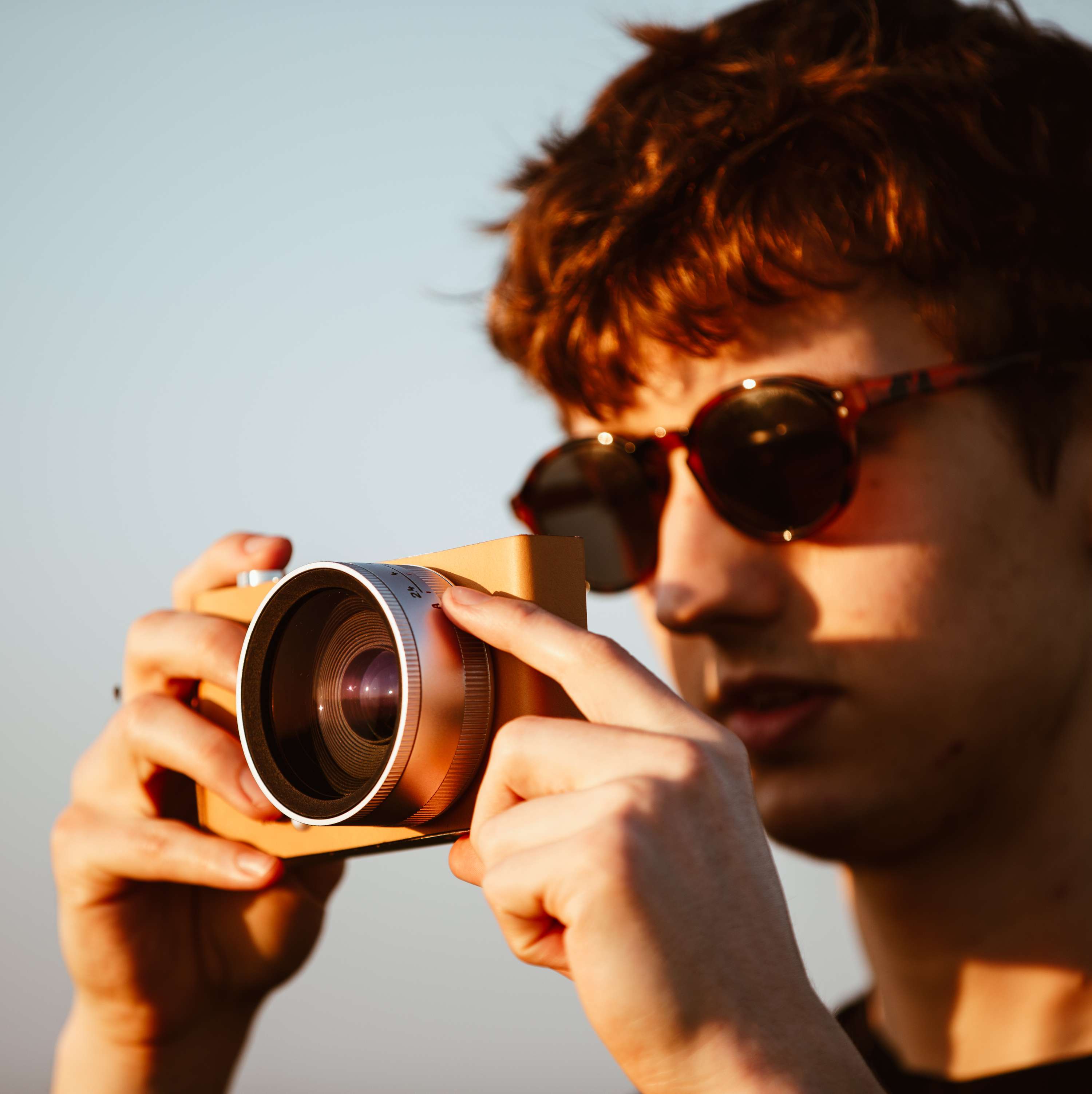 Note - A digital camara for the visually impaired. by Robert Chapman