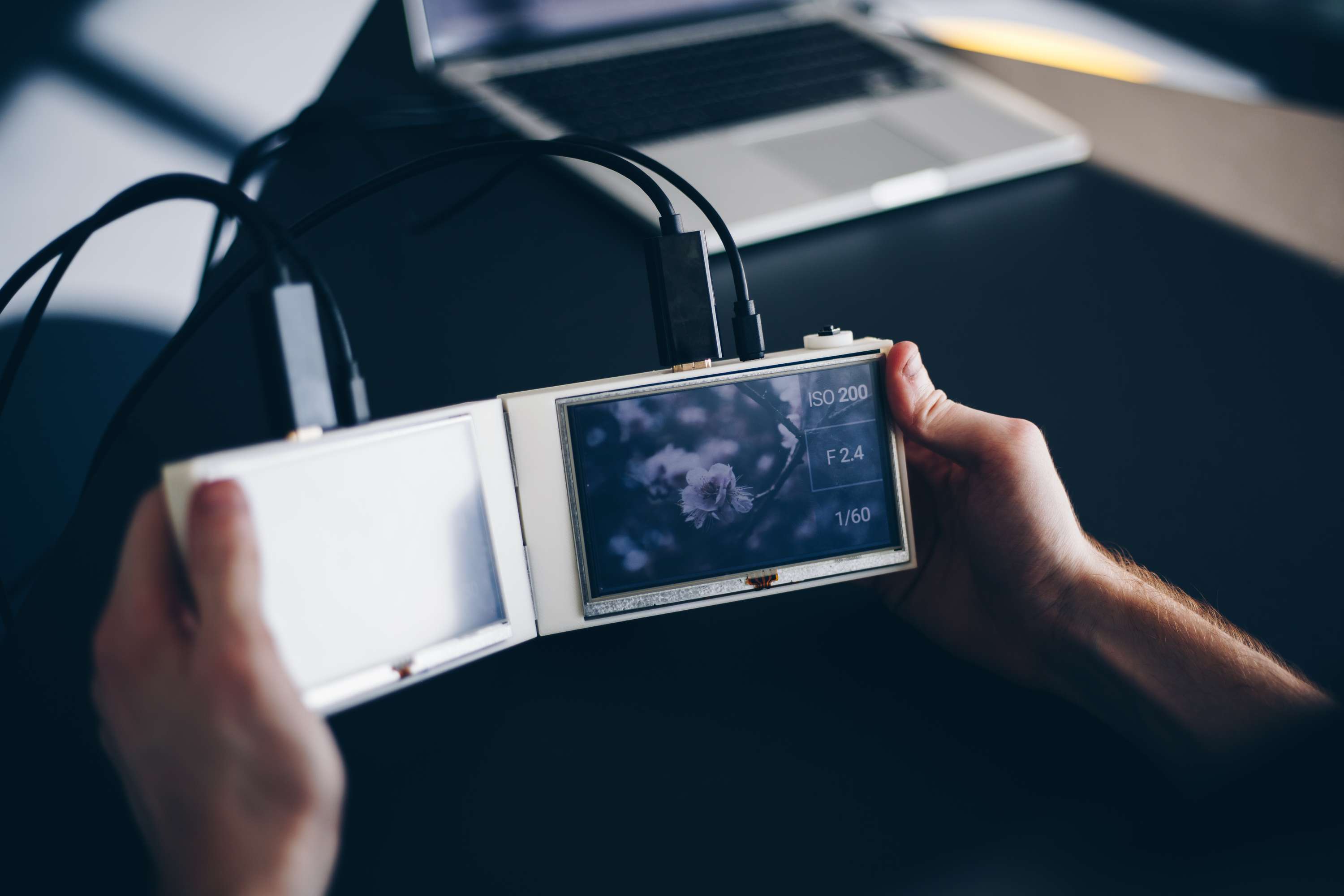 Note - A digital camara for the visually impaired. by Robert Chapman
