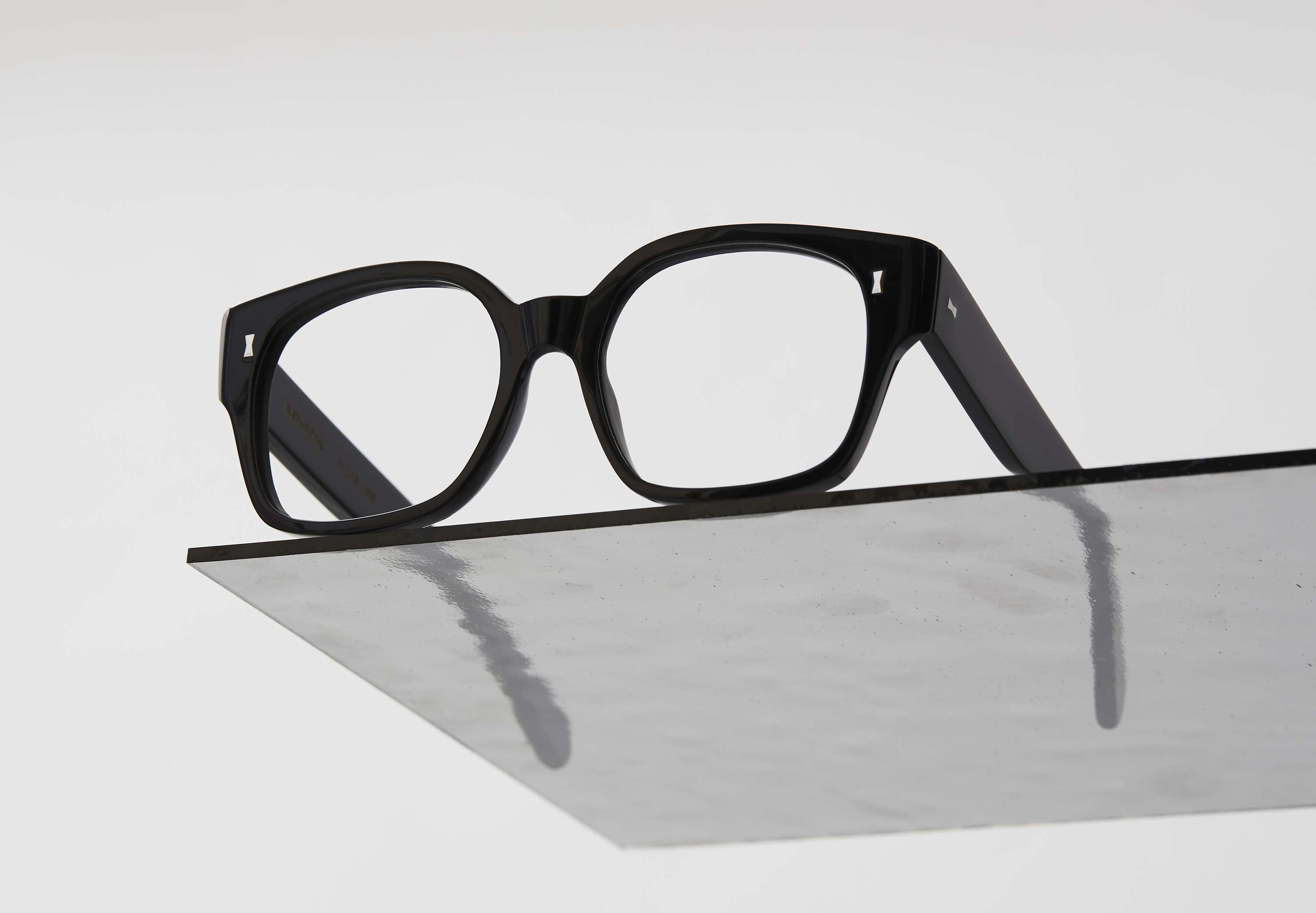 The Fitzrovia Collection: Made-to-Measure Frames by Cubitts