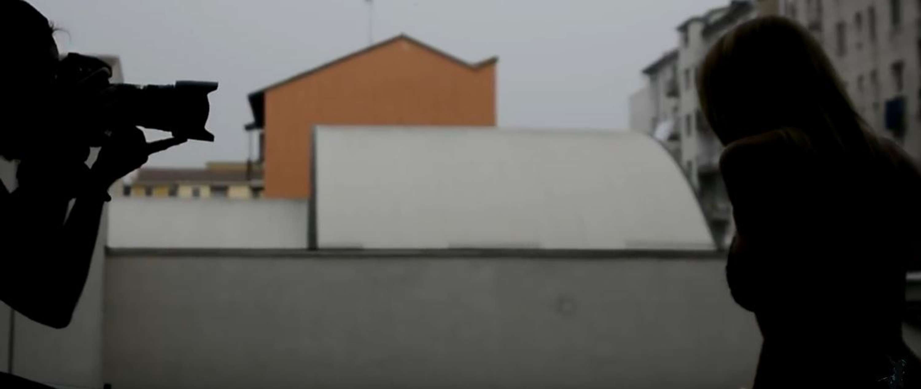 sul balcone. by Fraser Jones