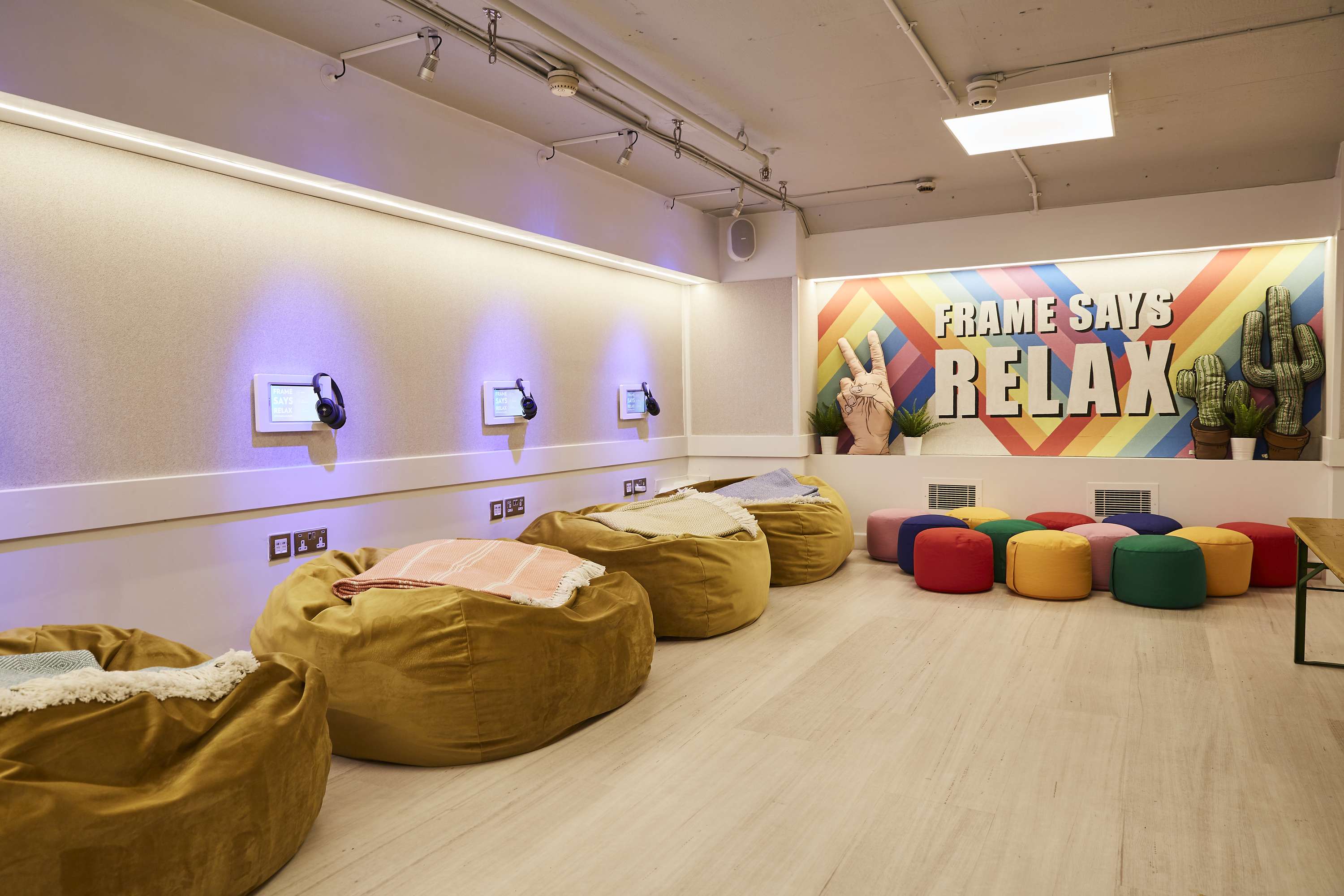 Frame Farringdon by FRAME