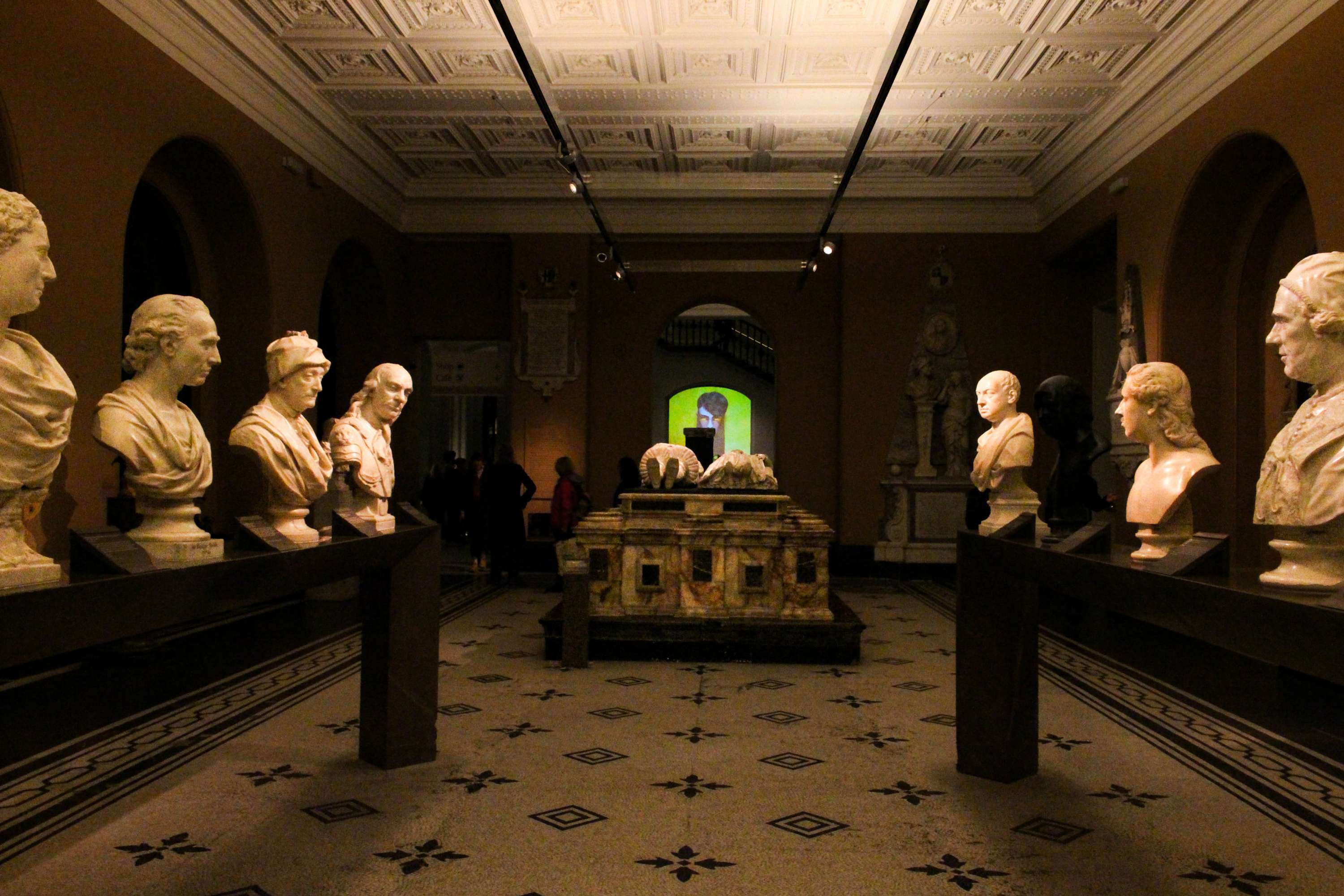 V&A Projection installation by Haocheng Wu