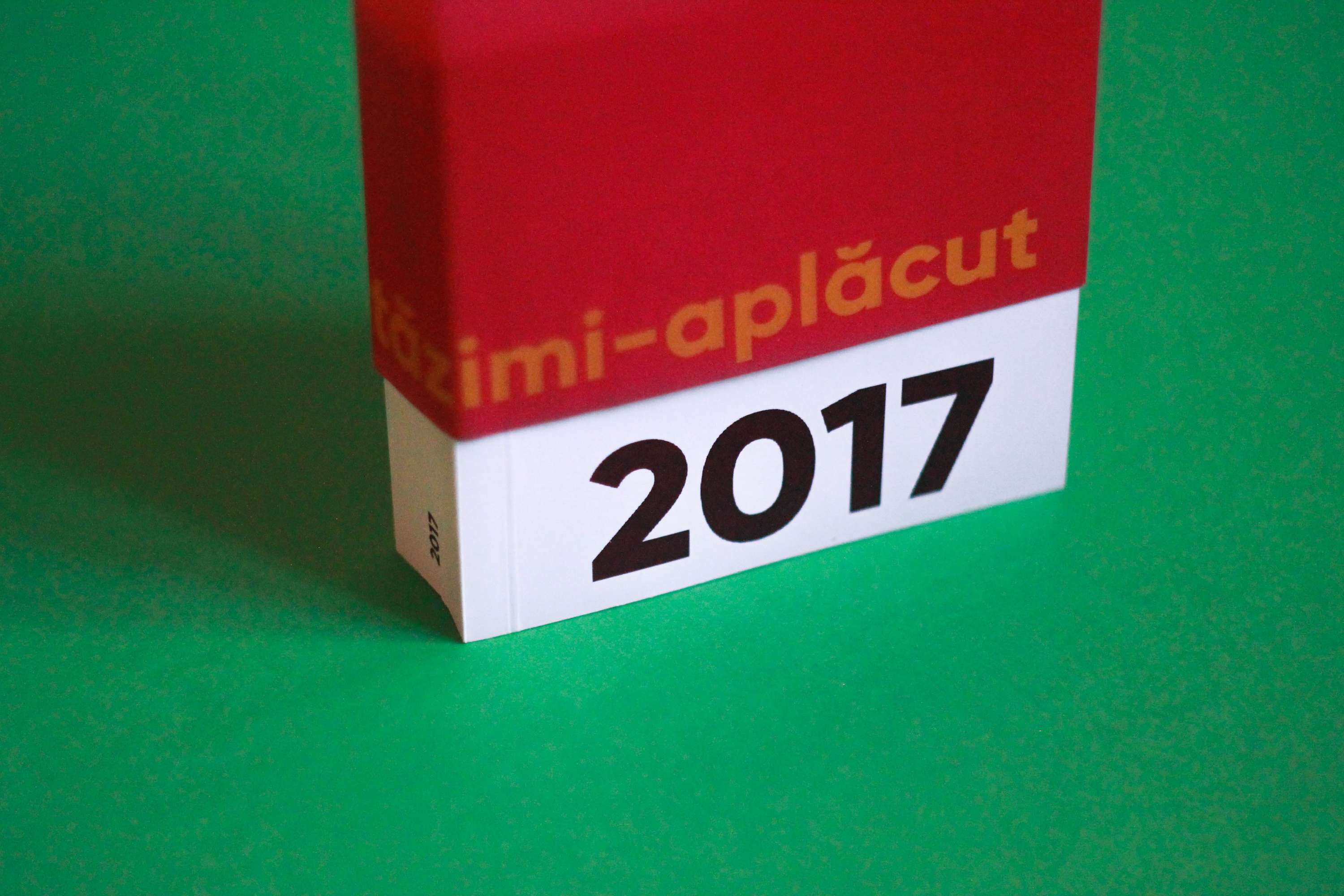 The “#astăzimi-aplăcut drawer” books by Ilinca Roman