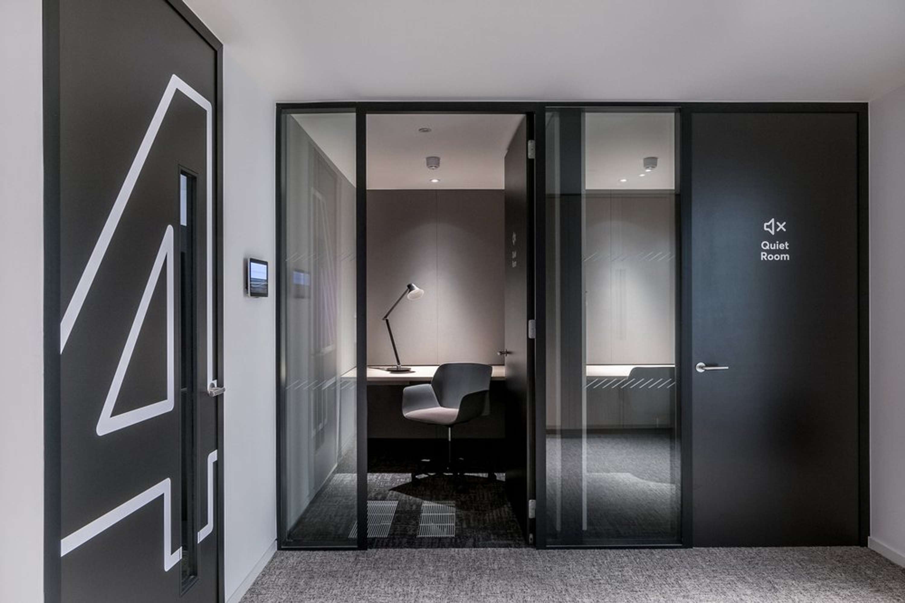 St. Modwen Offices by HemingwayDesign