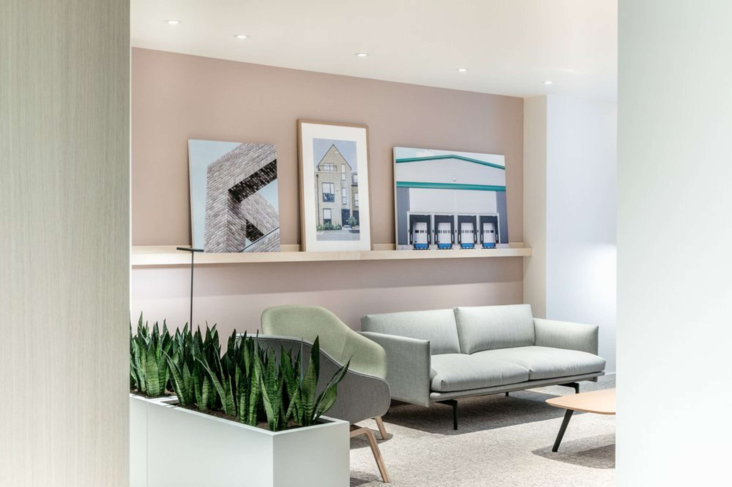 St. Modwen Offices by HemingwayDesign