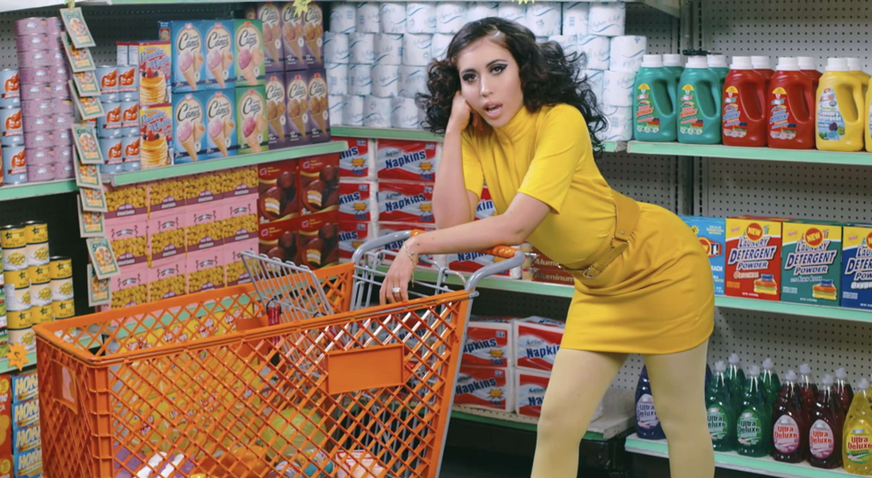 BECOMING KALI UCHIS: HOW THE BOUNDARY BREAKING ICON FOUND HER SIGNATURE STYLE AND SOUND by Kitty Robson