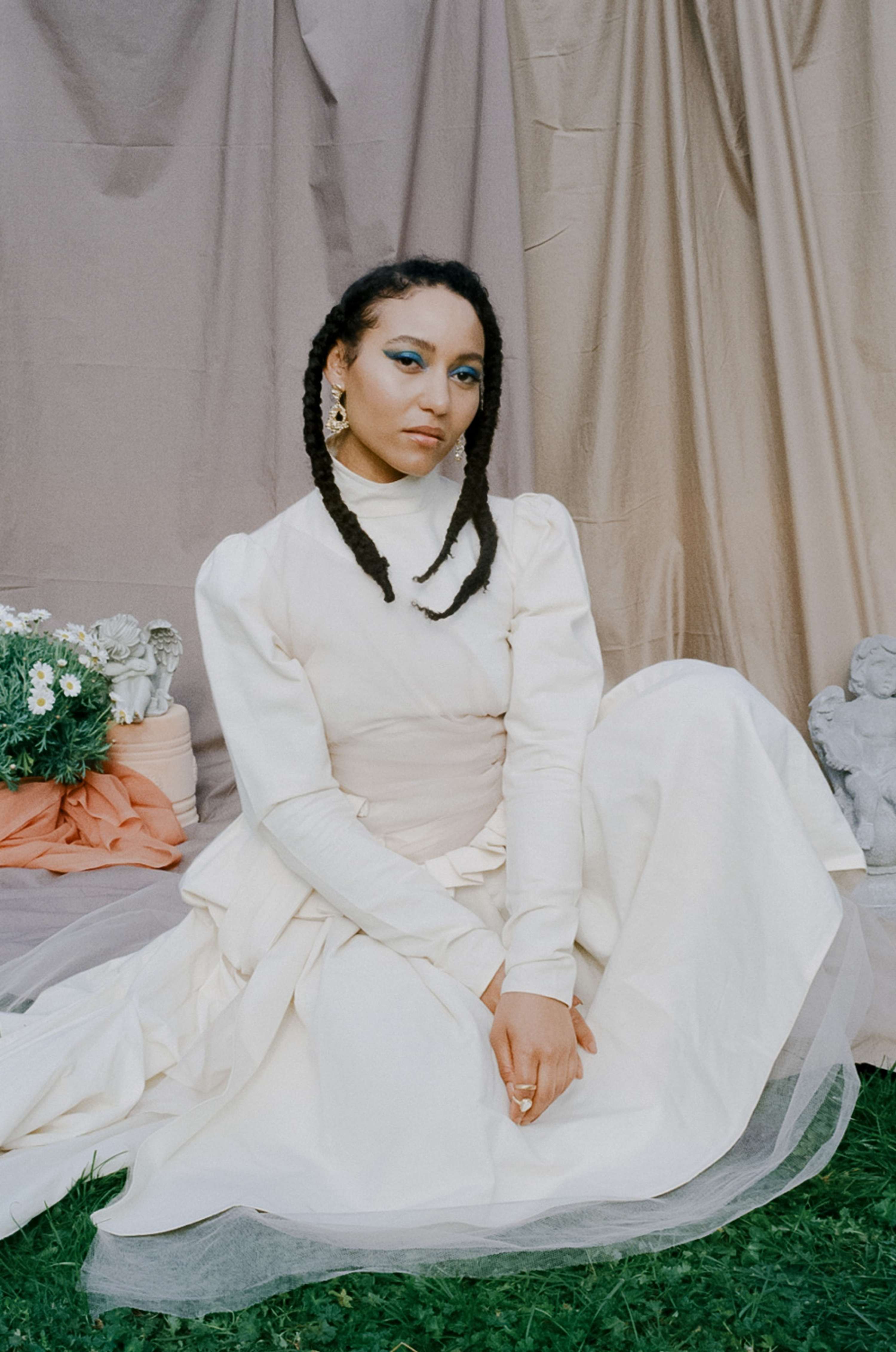 Kyra, 5 minutes with Noctis Magazine. - Set Design by Pierfrancesco Mari