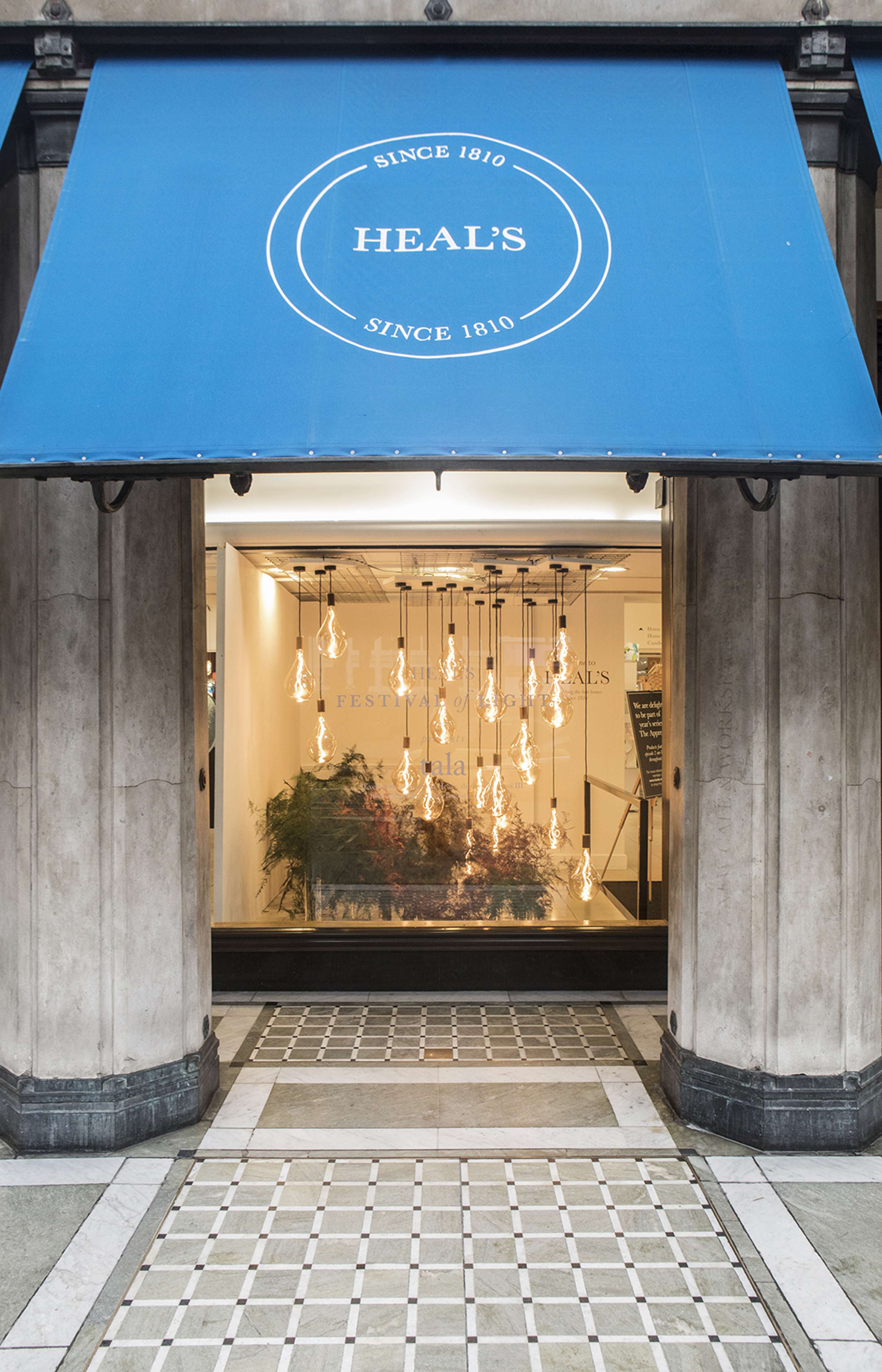Window and pop-up display by Sophie Cappe