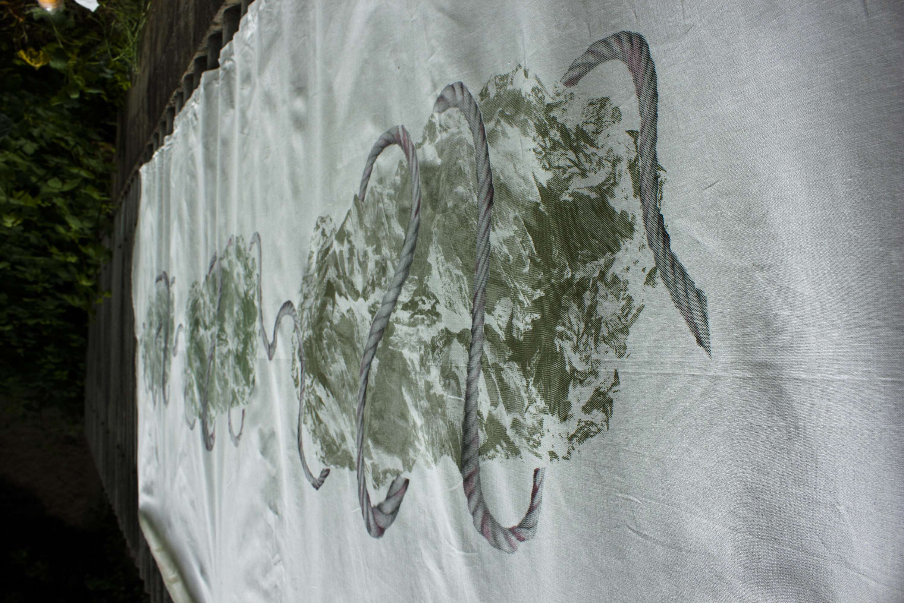 WEIGHTLESS ROCKS | Pia Pollems by LIT Linz in Textile