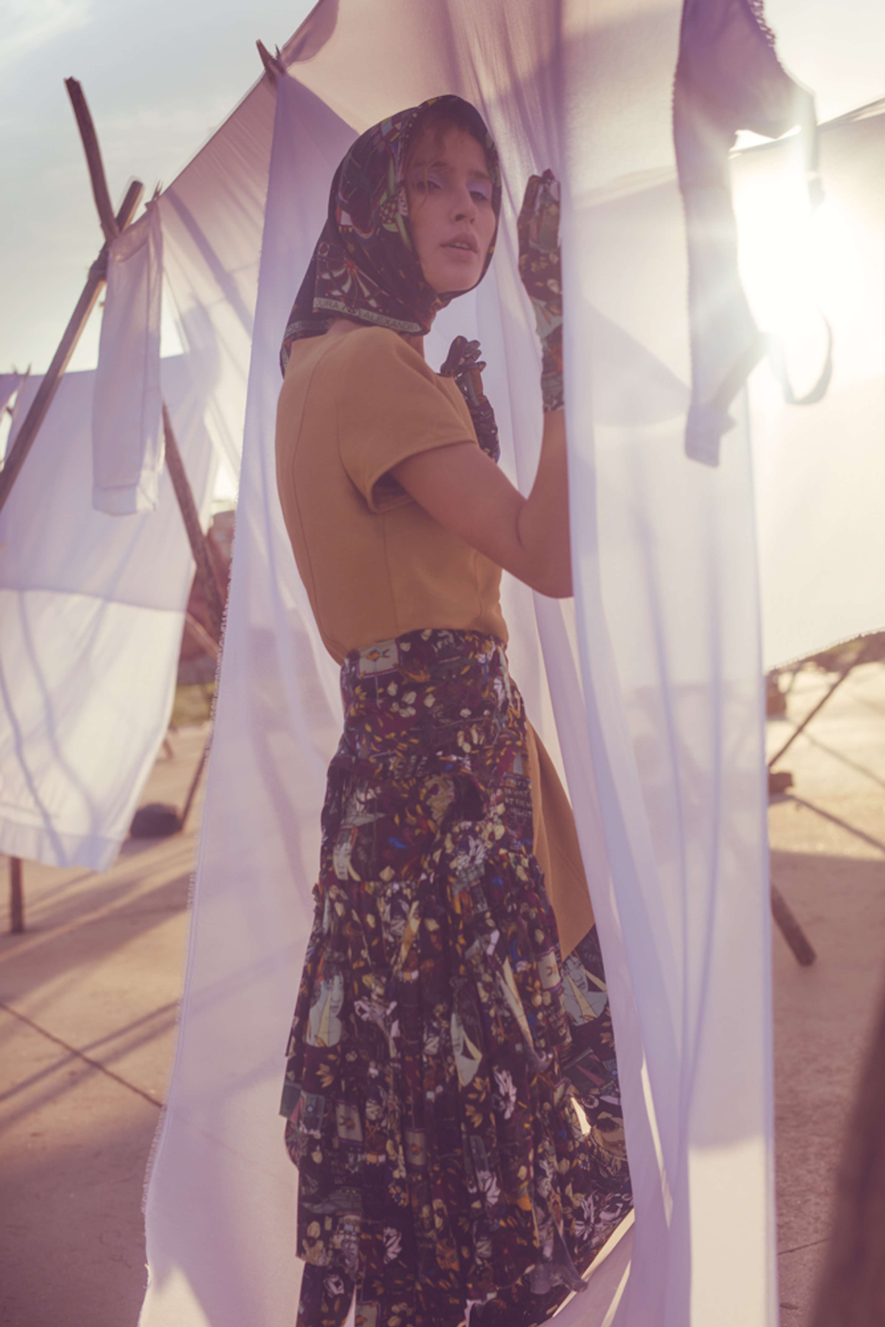 EDIT MAG 'CLOTHESLINE'  EDITORIAL by Tânia Dioespirro