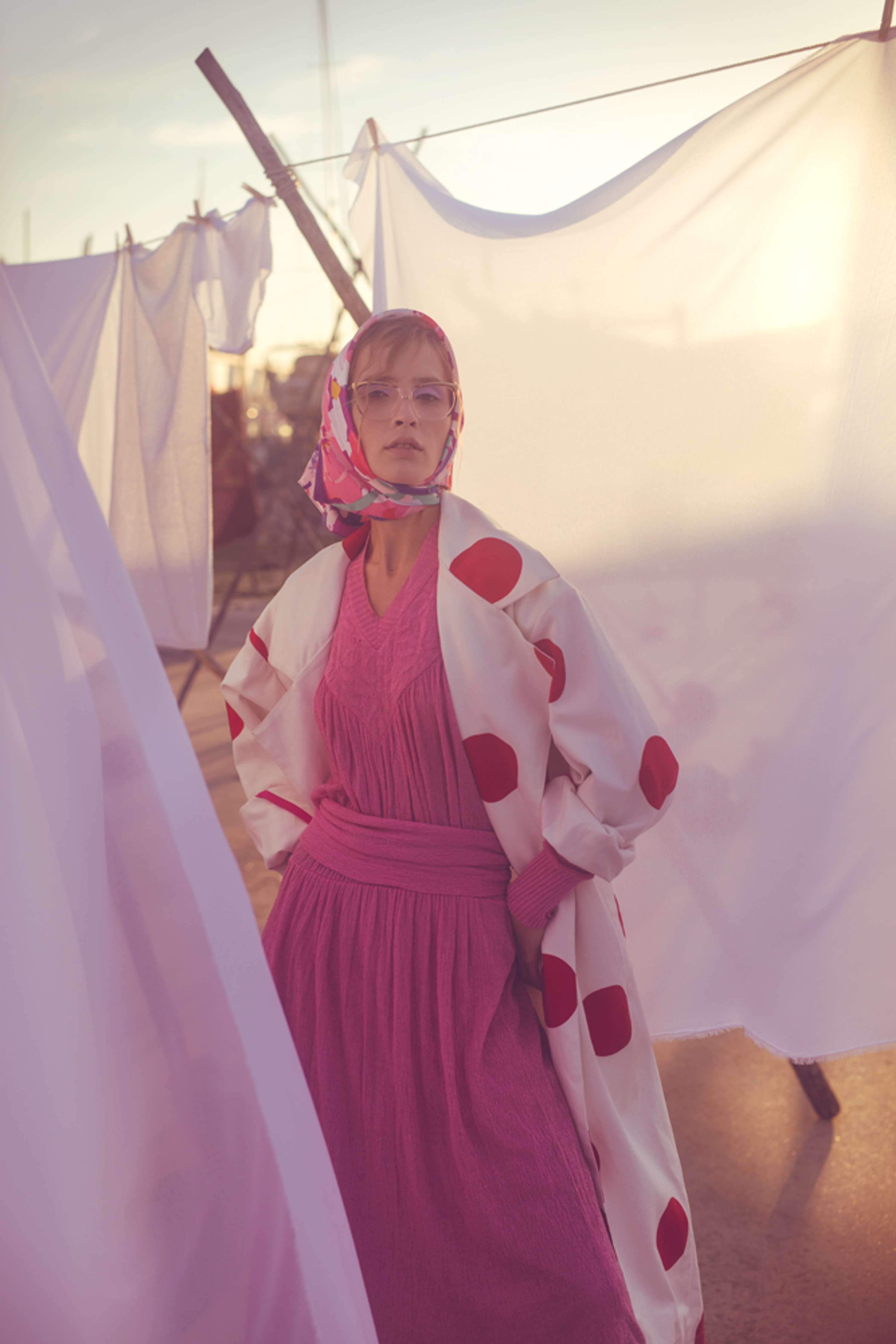 EDIT MAG 'CLOTHESLINE'  EDITORIAL by Tânia Dioespirro