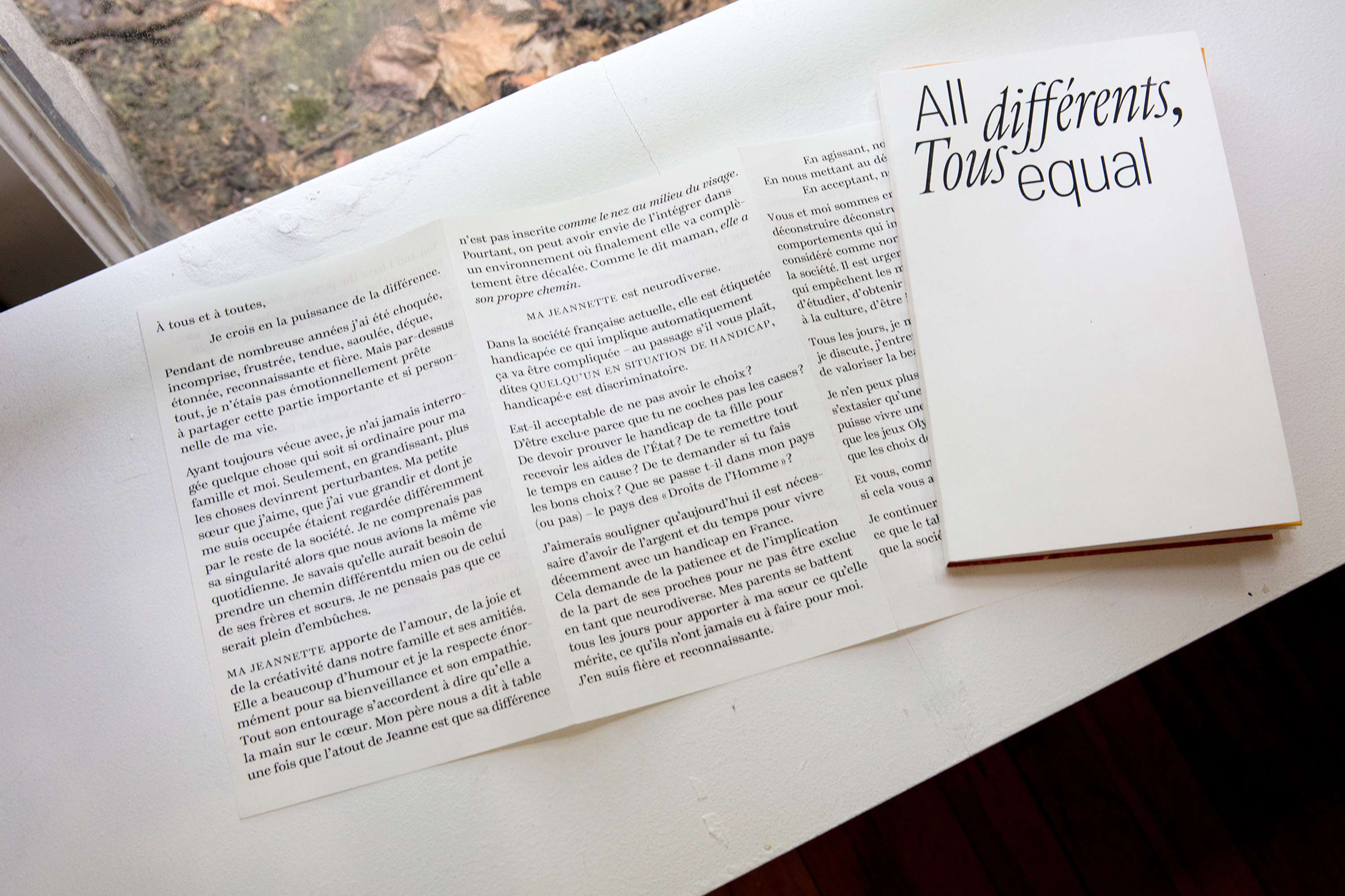 All différents, Tous equal by Servane Vignes