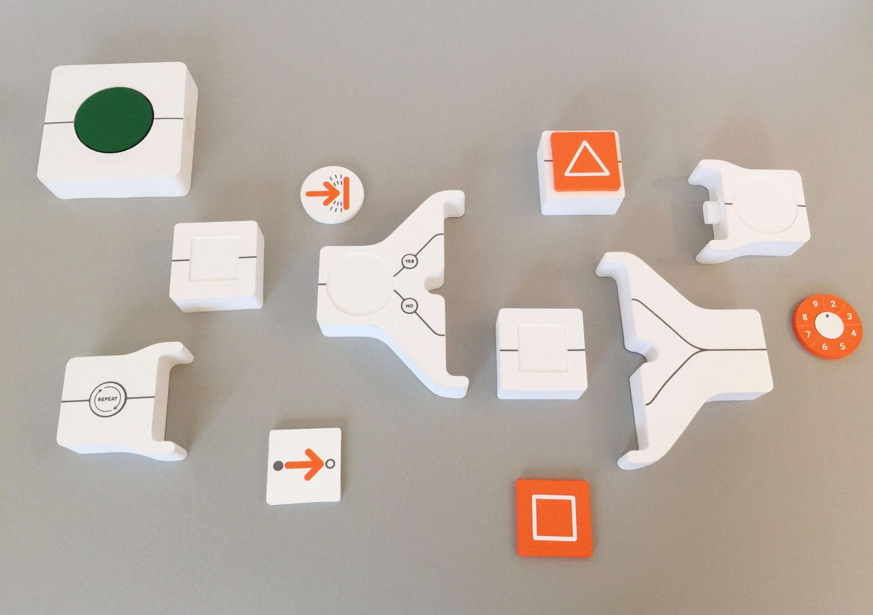 Google Bloks • stop-motion animation by Cintia Bertaccini