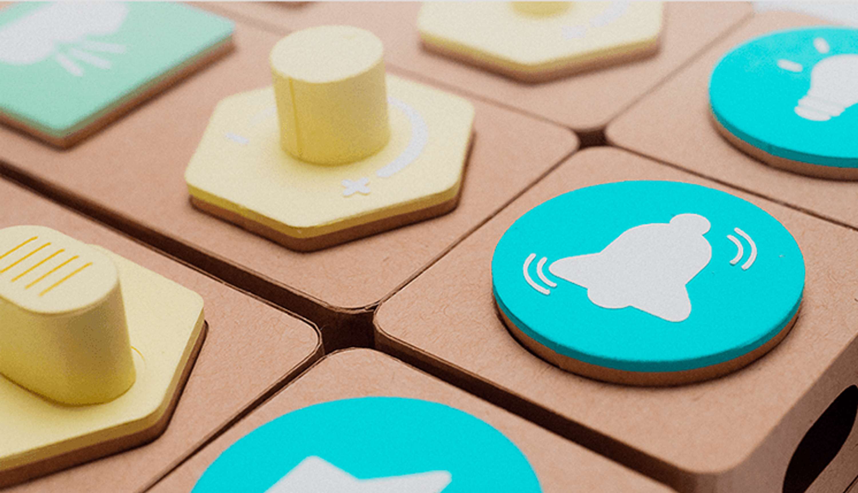 Google Bloks • stop-motion animation by Cintia Bertaccini