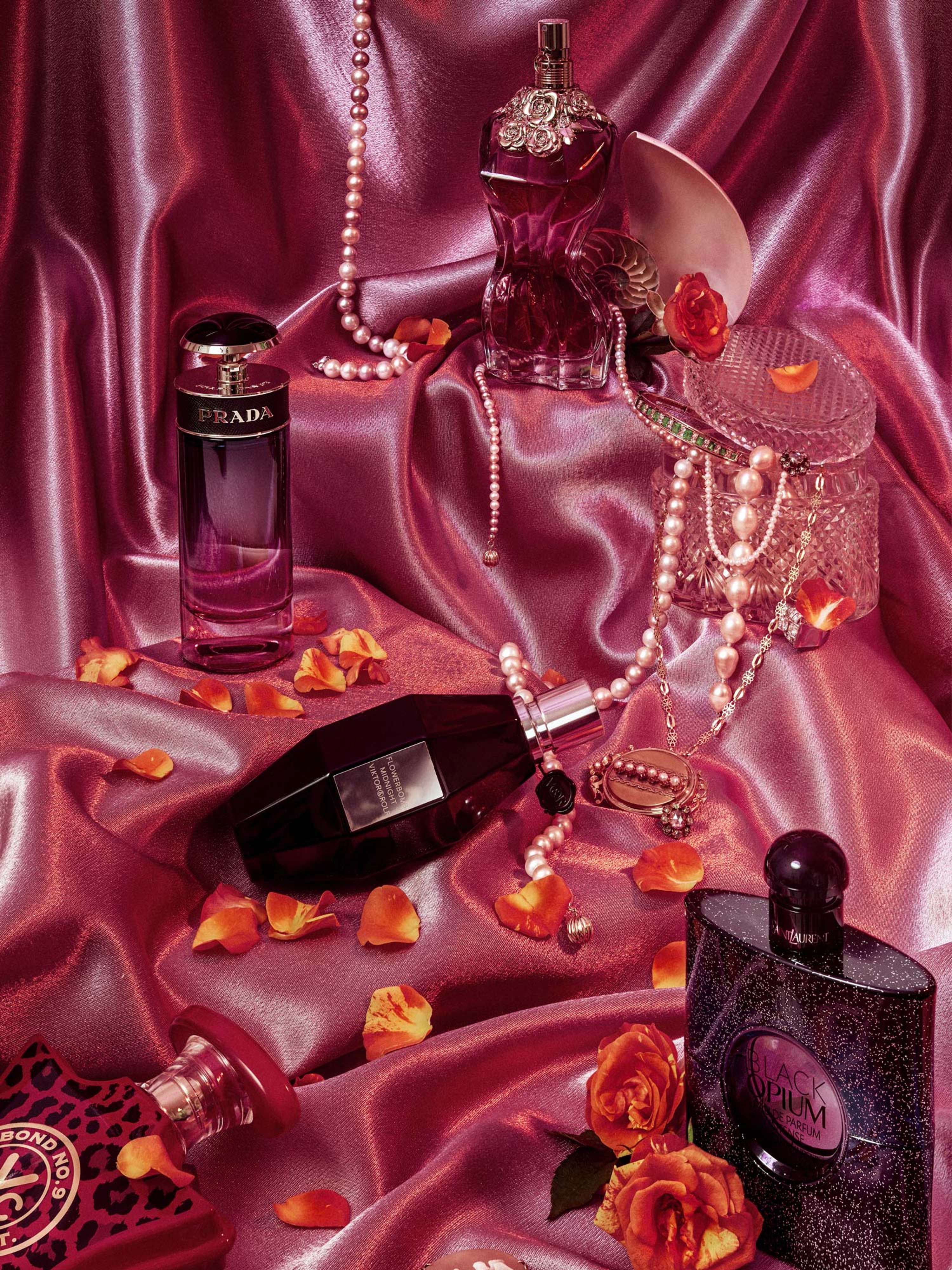 Sinfully Good, a perfume story by Mathilde Karrèr