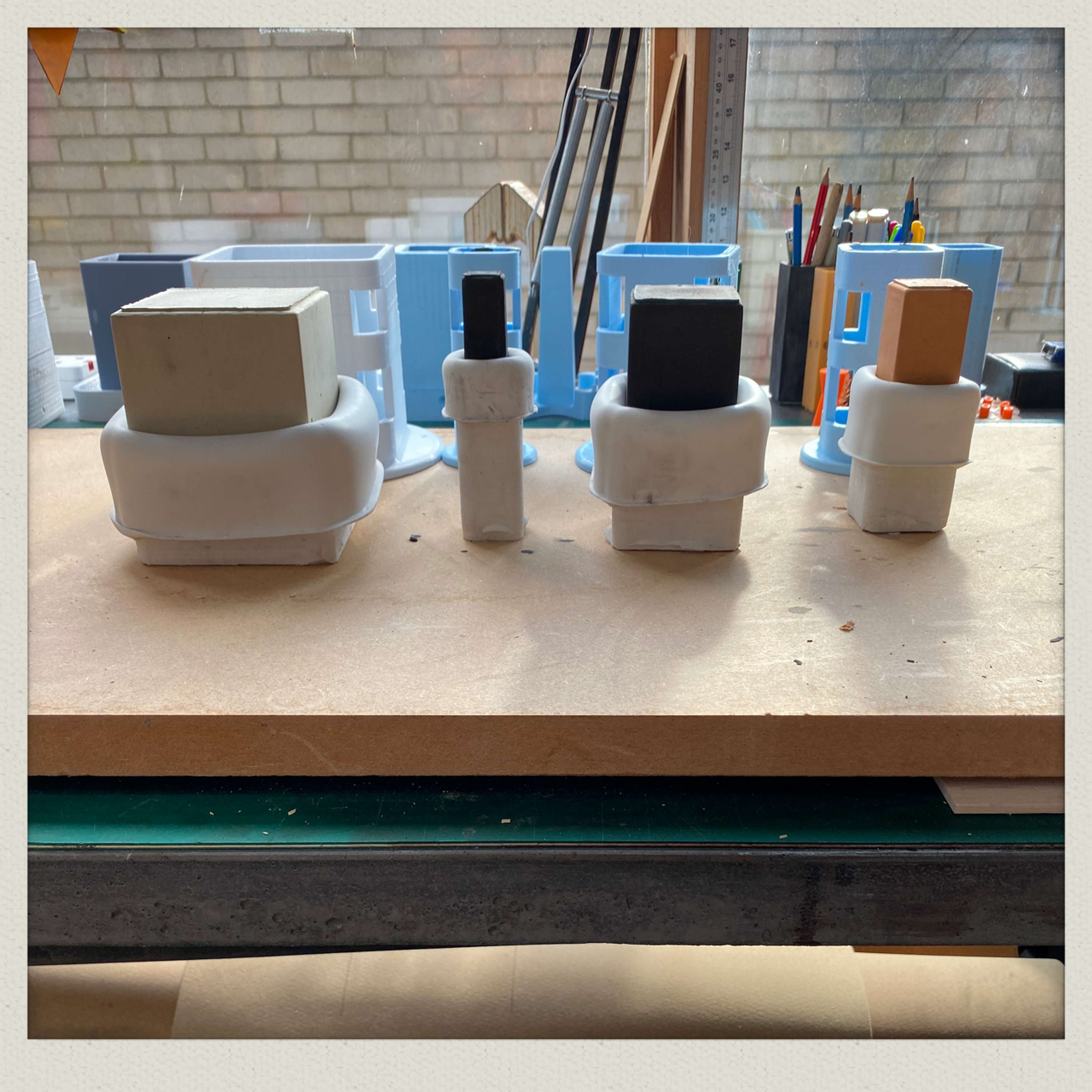 JESMONITE CASTING POTS by Ludovic BETREMIEUX