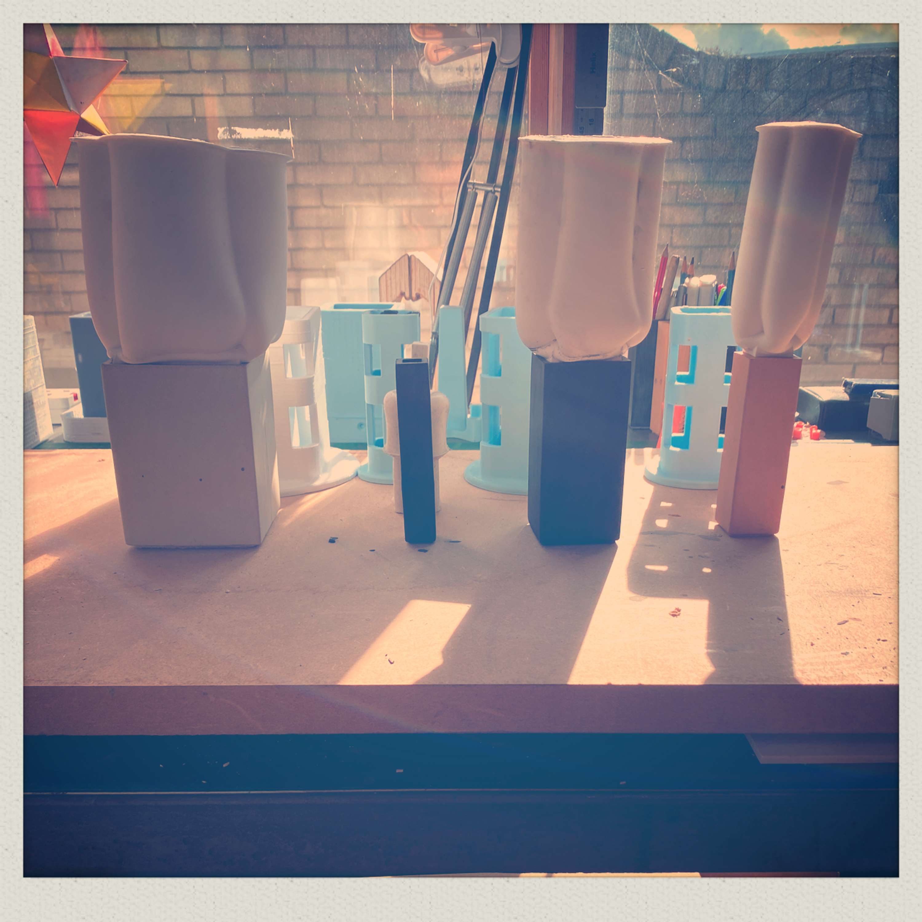 JESMONITE CASTING POTS by Ludovic BETREMIEUX