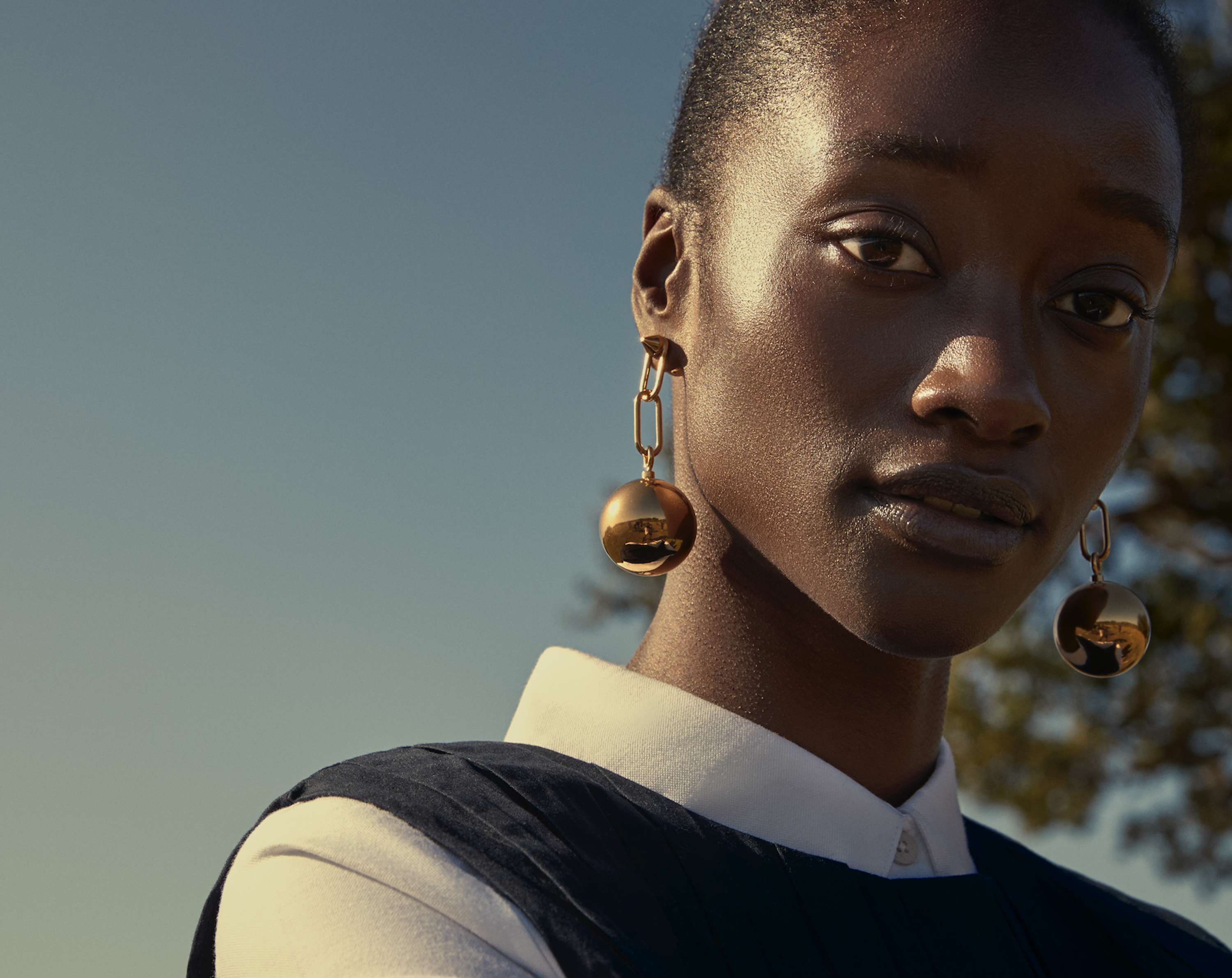 KOWTOW Editorial by Miro Raynov