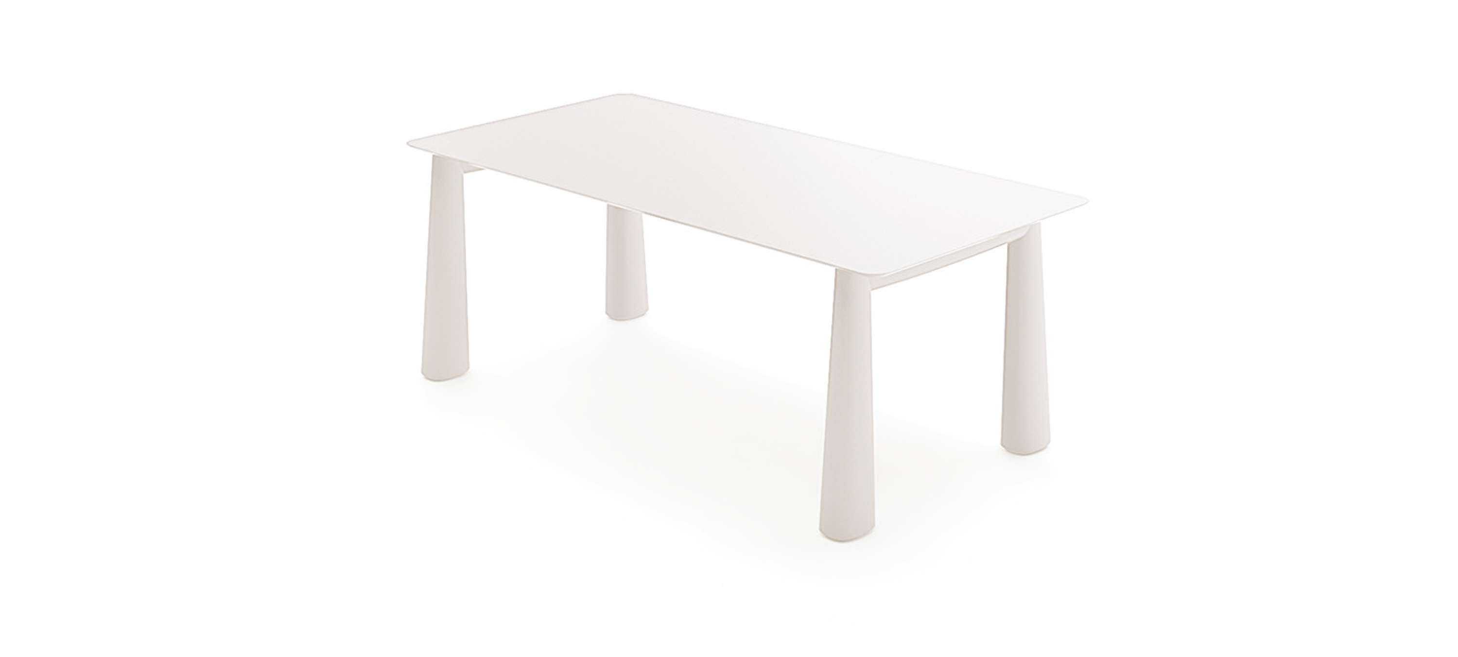 Table concept by Matteo Mugnai
