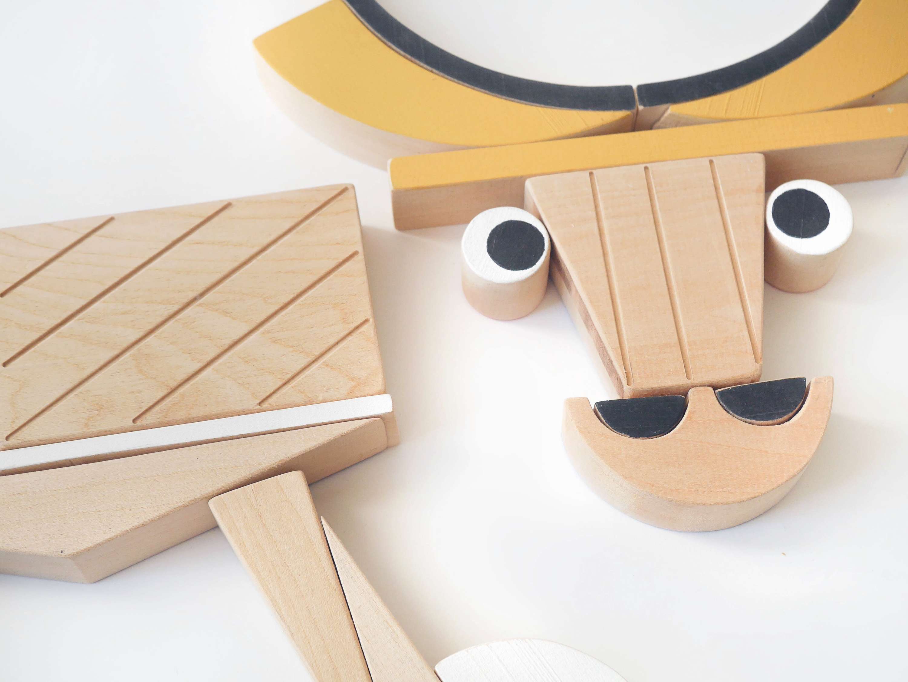 Joy - Playing blocks for blind by Lianne Siemensma
