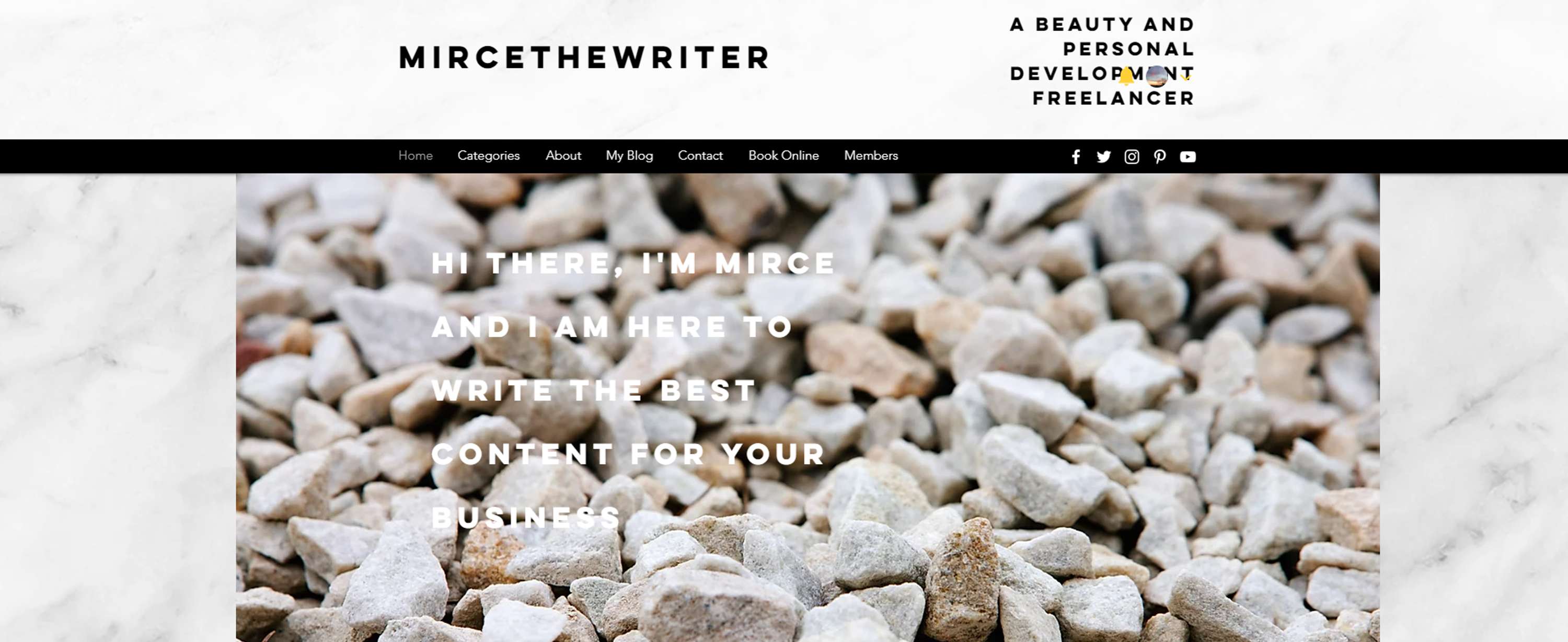 Web Design by Mirce Vieira