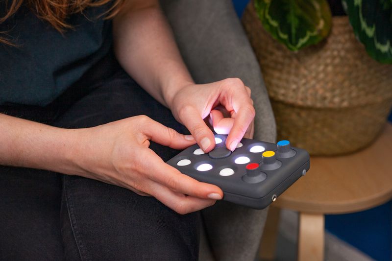 Pocket Synthesizer by Dean Pankhurst