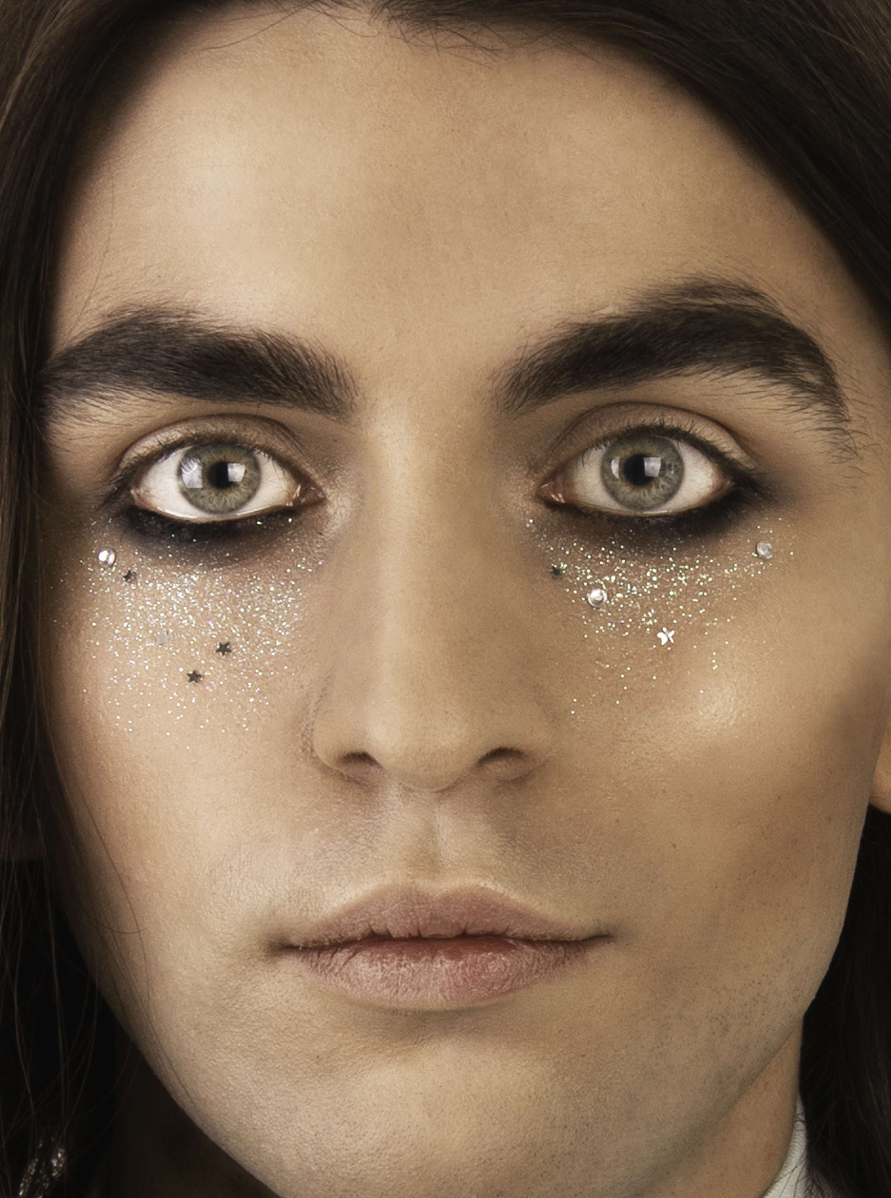 Covered in Glitter published in Horizont Magazine by Debora Masetti