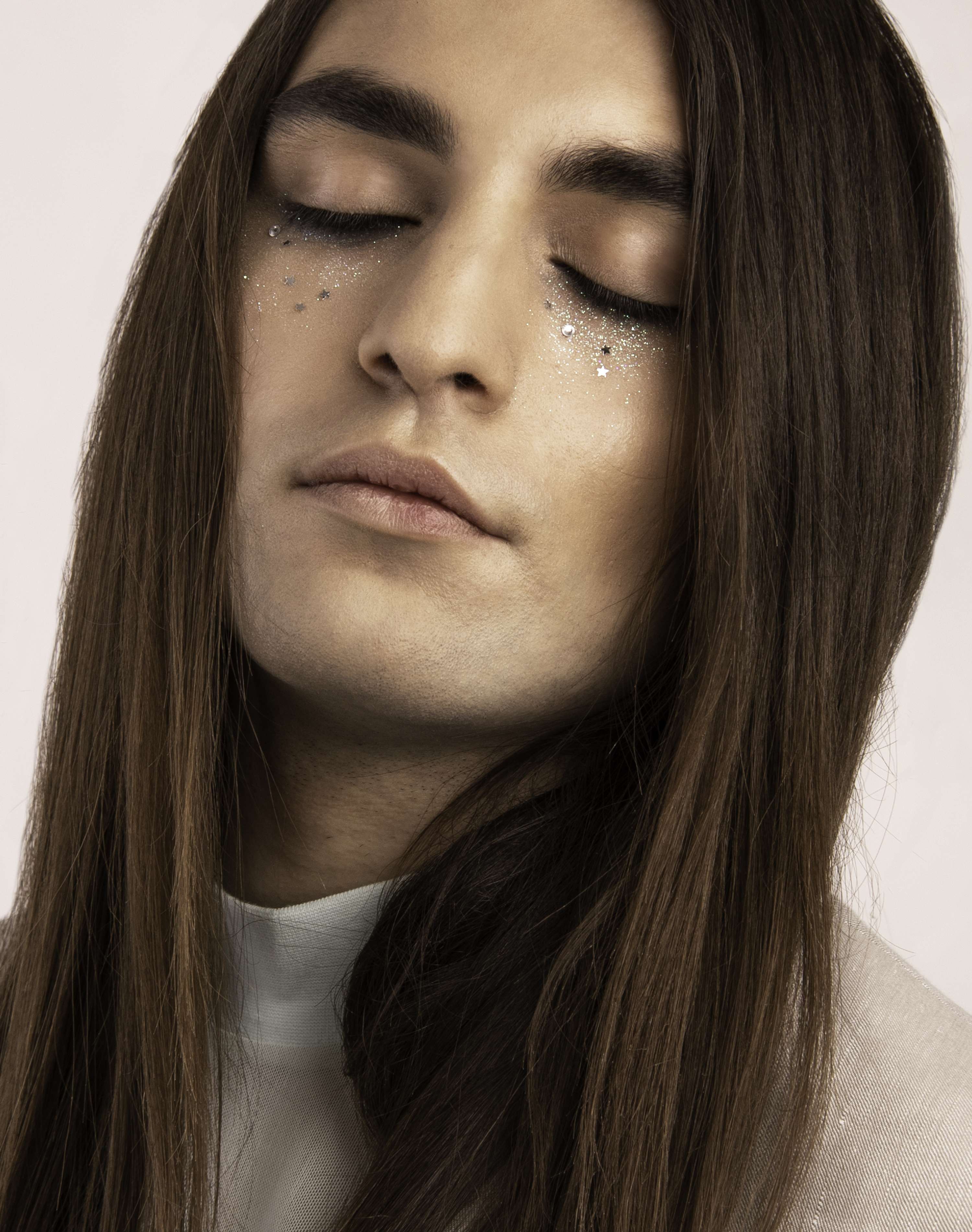 Covered in Glitter published in Horizont Magazine by Debora Masetti