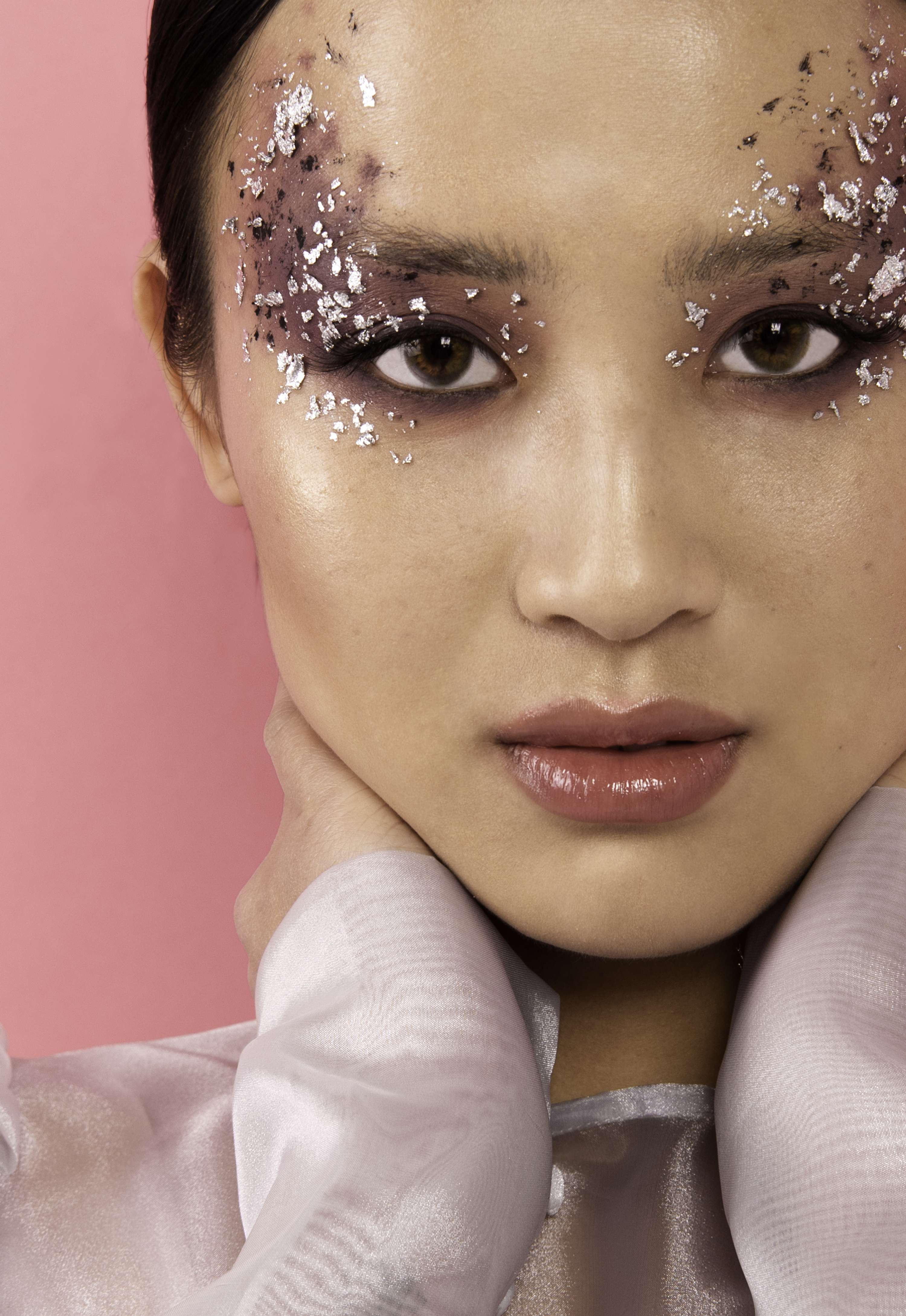 Covered in Glitter published in Horizont Magazine by Debora Masetti