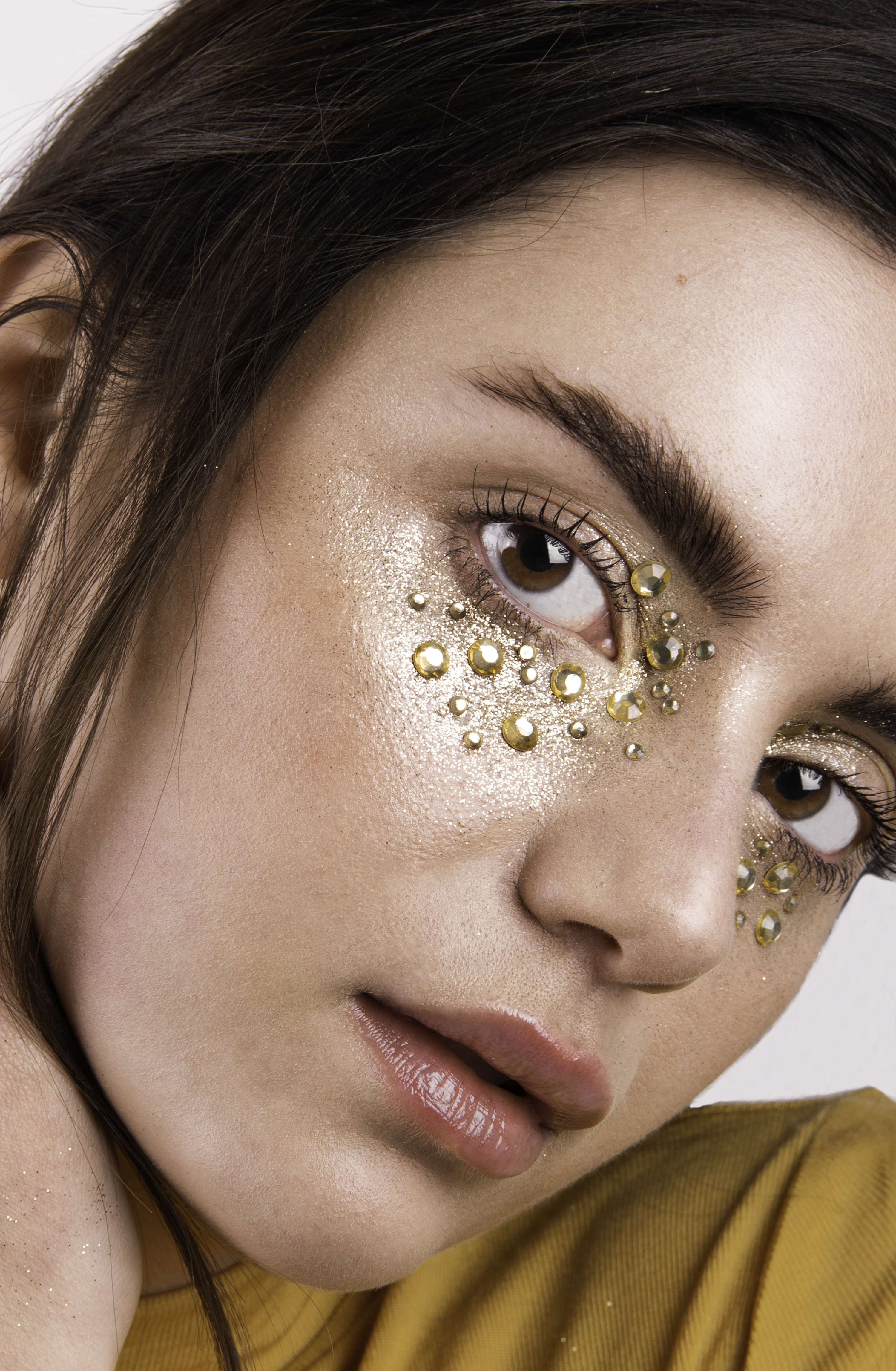 Covered in Glitter published in Horizont Magazine by Debora Masetti