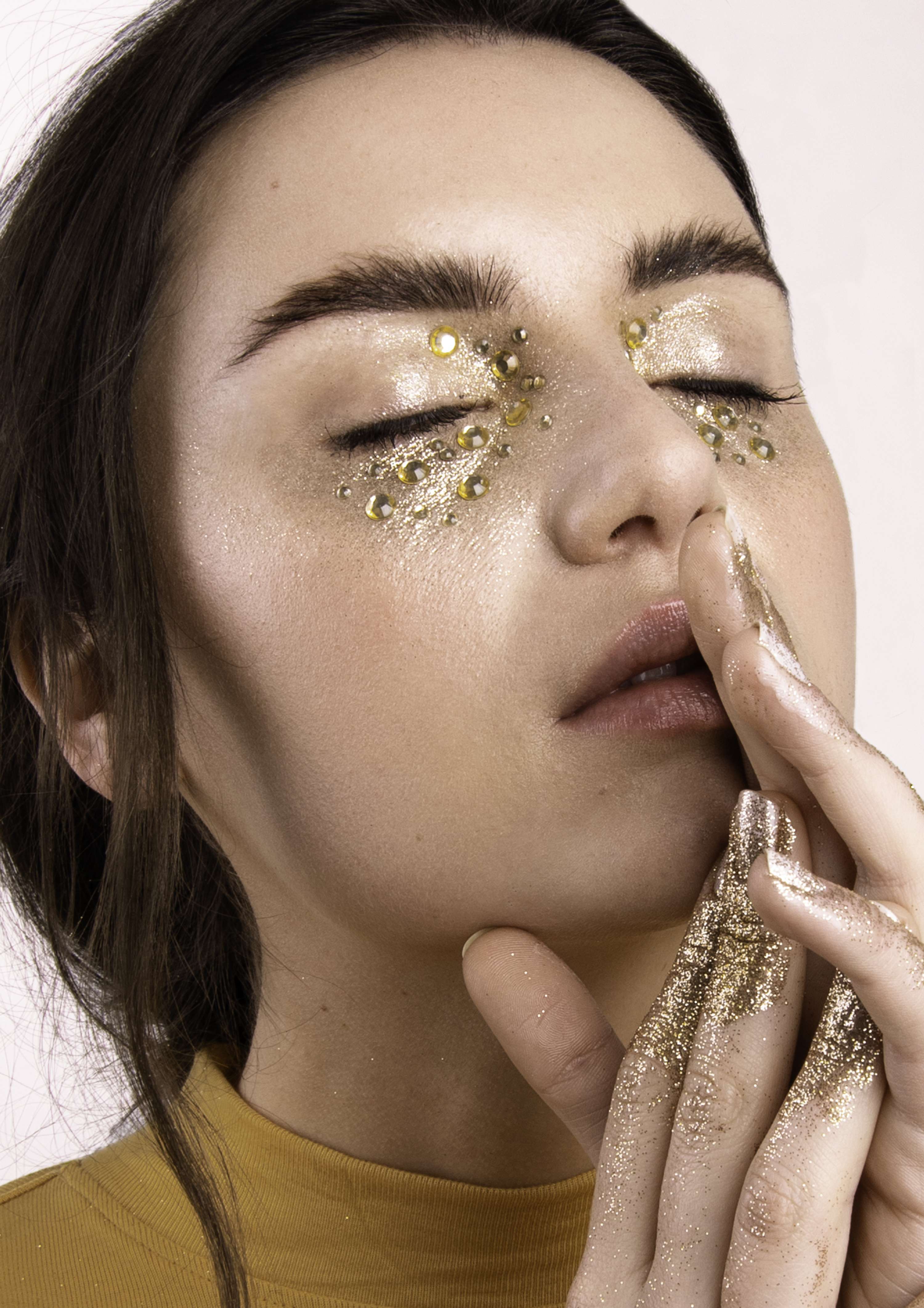Covered in Glitter published in Horizont Magazine by Debora Masetti