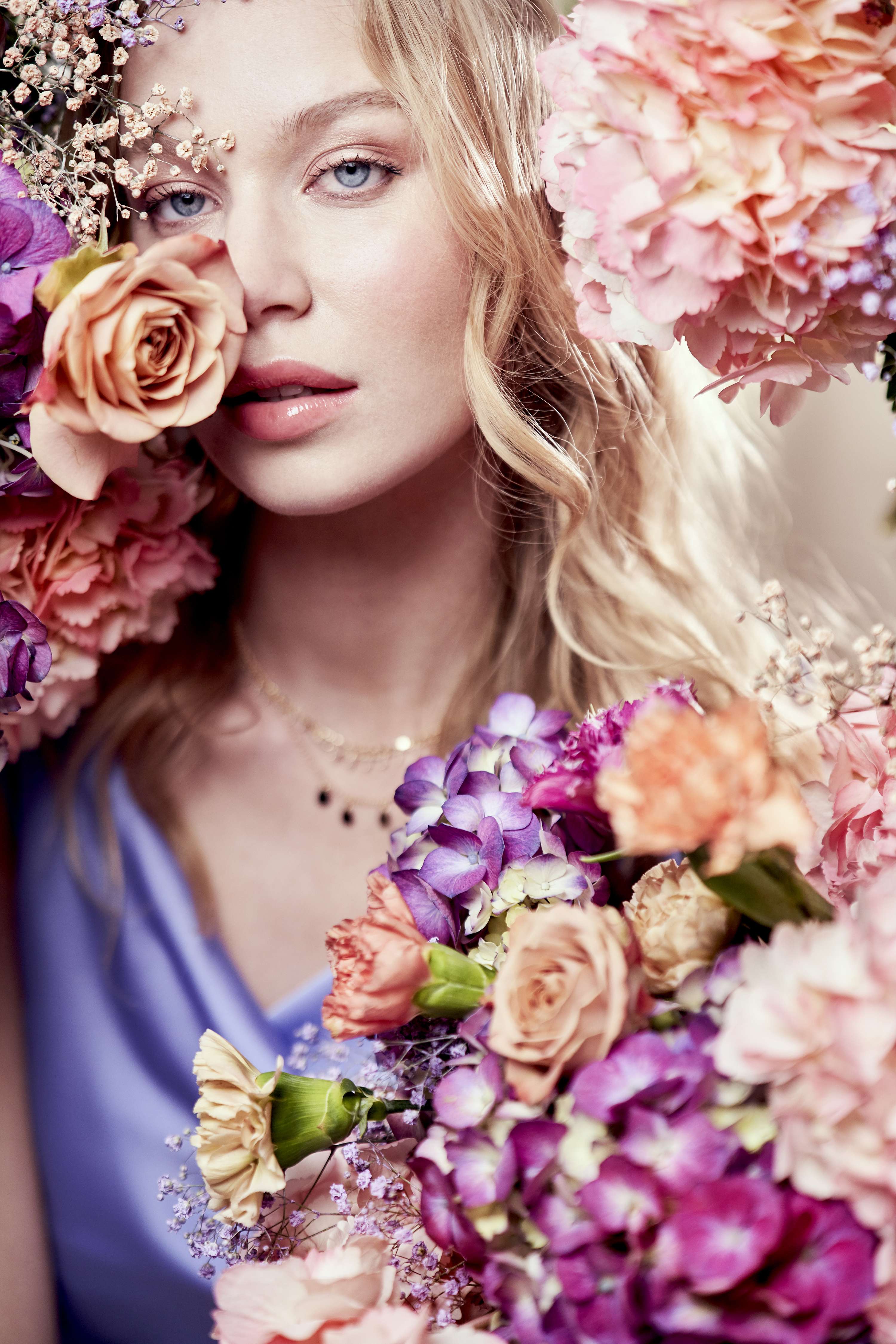 TIME TO BLOOM by Bas Manders