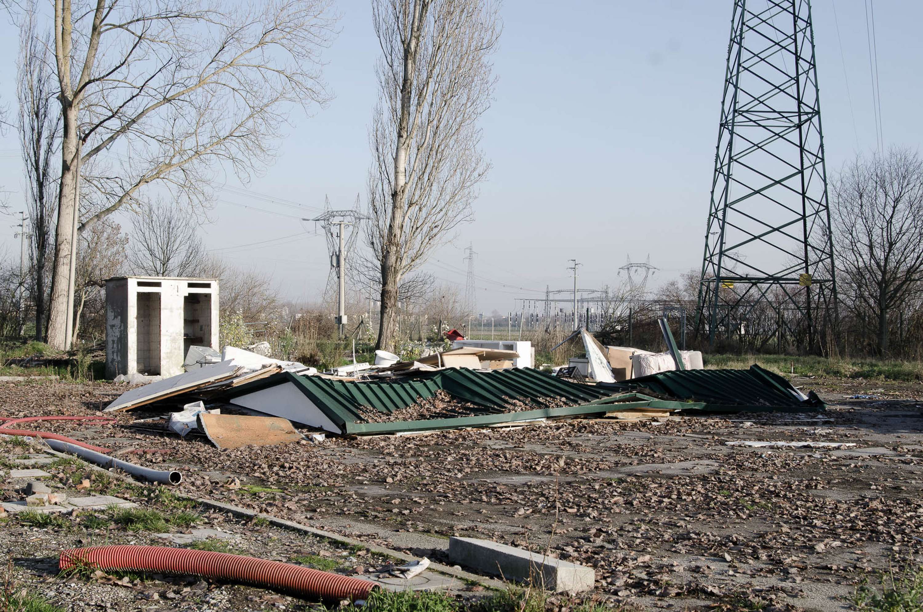 Romas: how to destroy a community by Giulia Paratelli