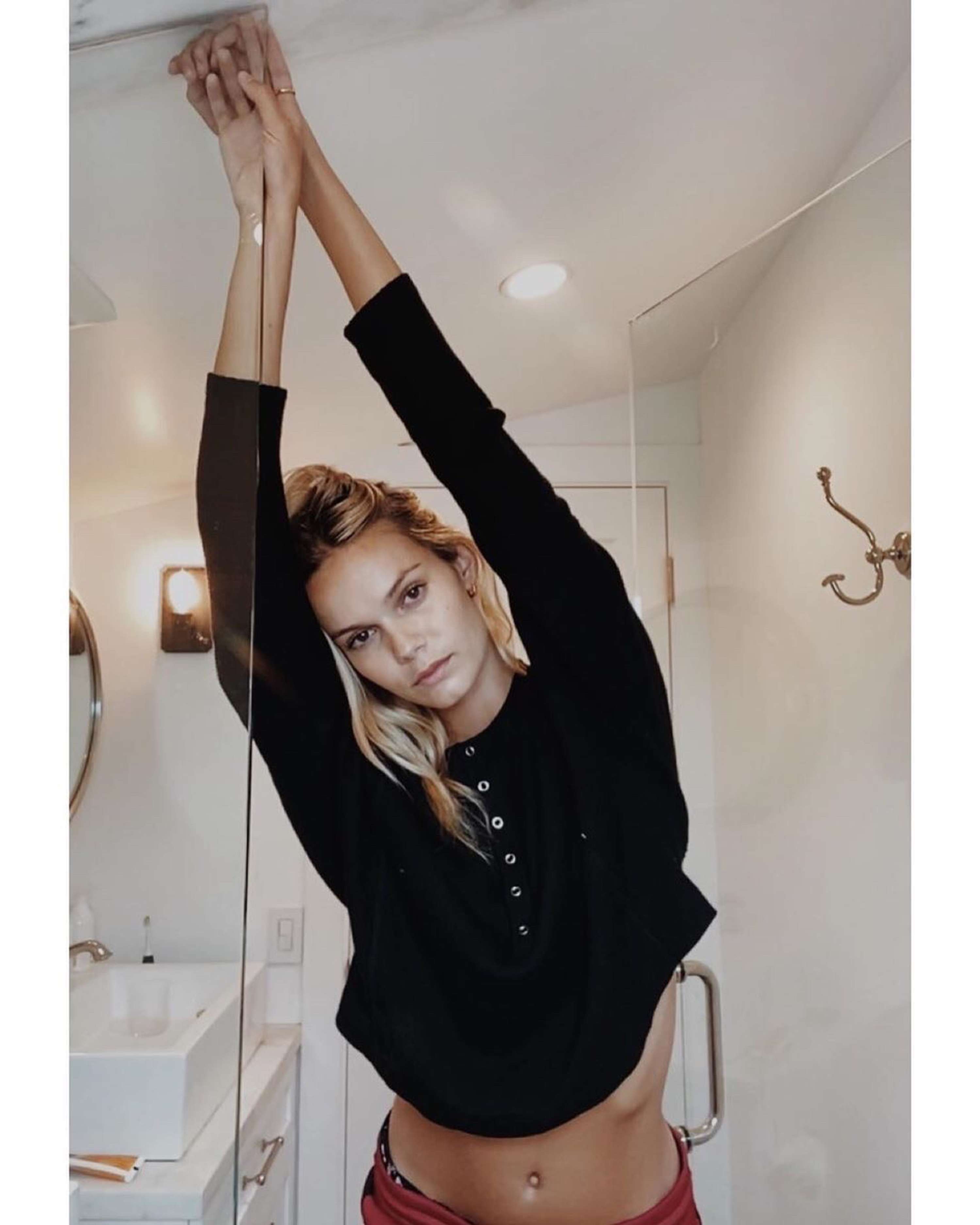 Kendall calling @ FaceTime by Ellie Vojvodinska