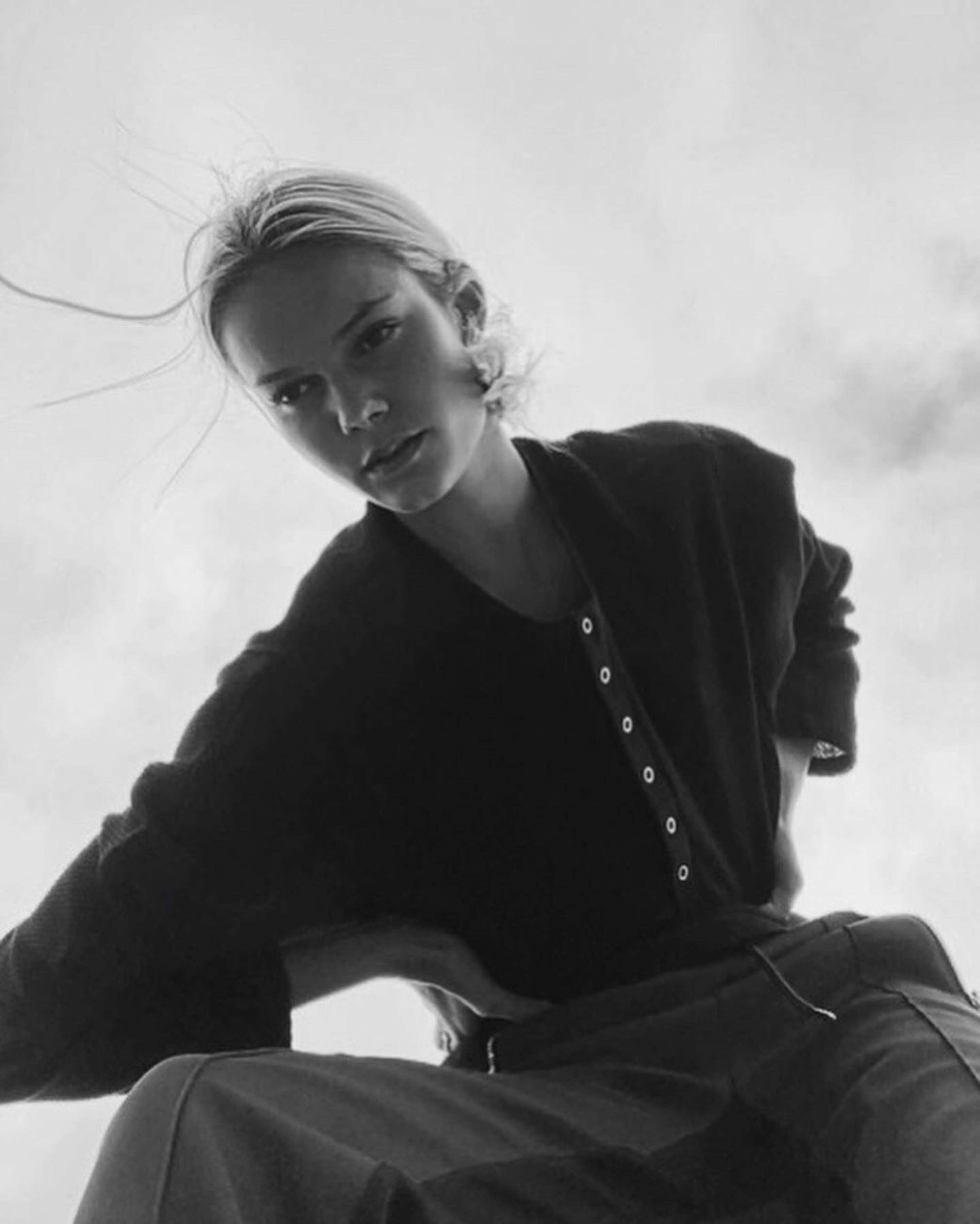 Kendall calling @ FaceTime by Ellie Vojvodinska