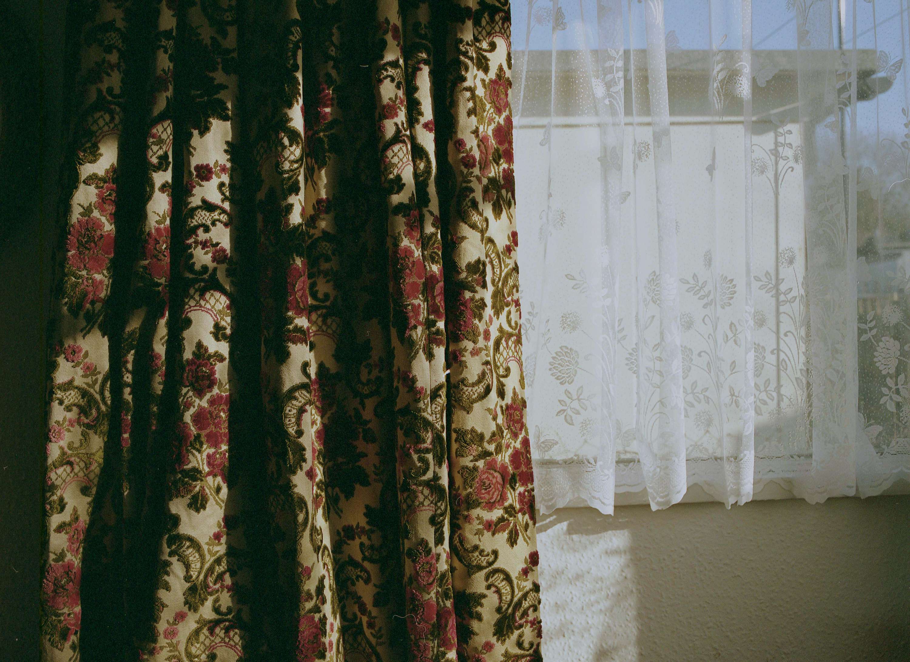 'Elizabeth' Editorial by Dagmar Bennett FRSA