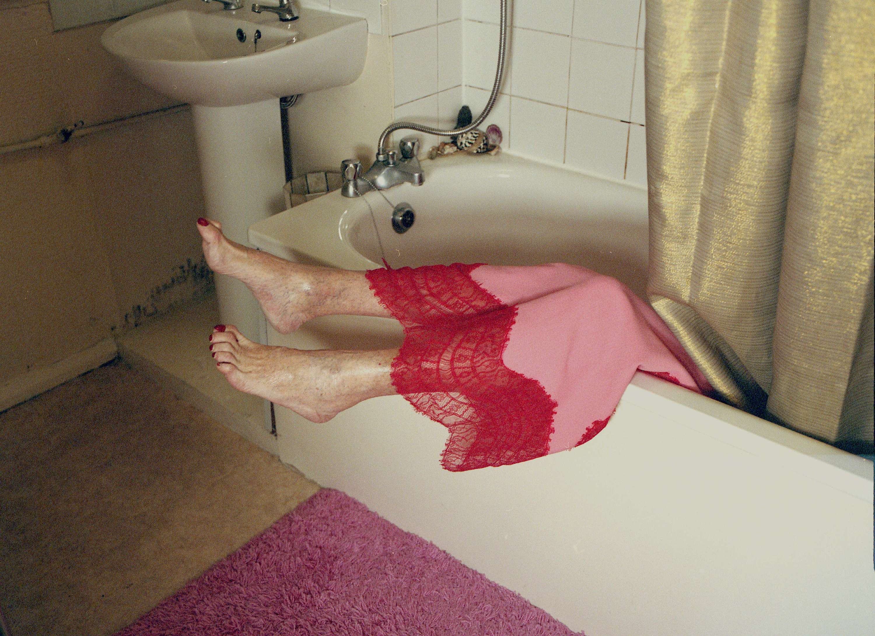 'Elizabeth' Editorial by Dagmar Bennett FRSA