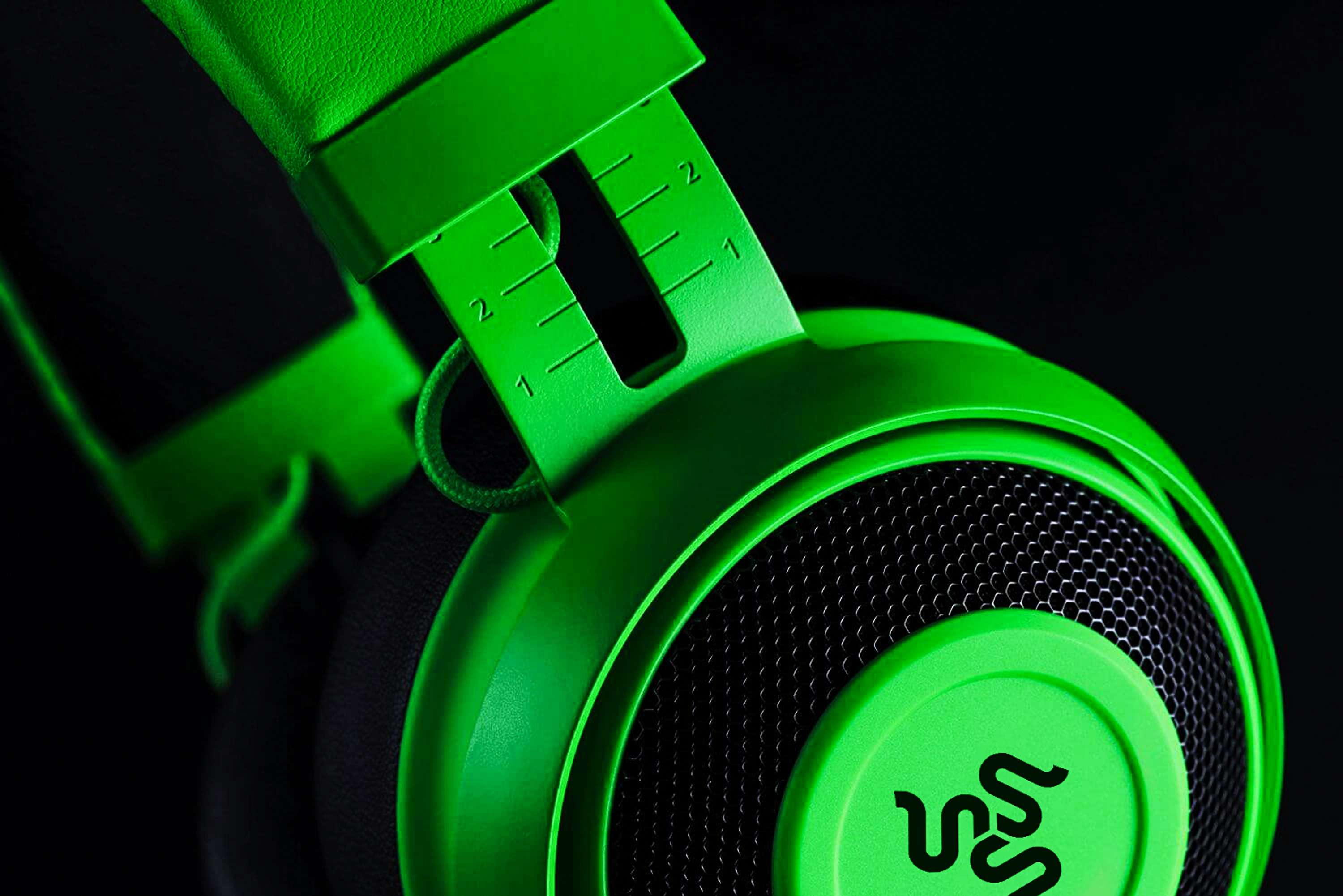Razer pro v2. Игровые наушники Razer Kraken Pro v2 Oval Green (rz04-02050600-r3m1). Игровые наушники Razer Kraken Pro v2 зеленый. Наушники Razer Kraken v2. Гарнитура Razer Kraken зелёная.